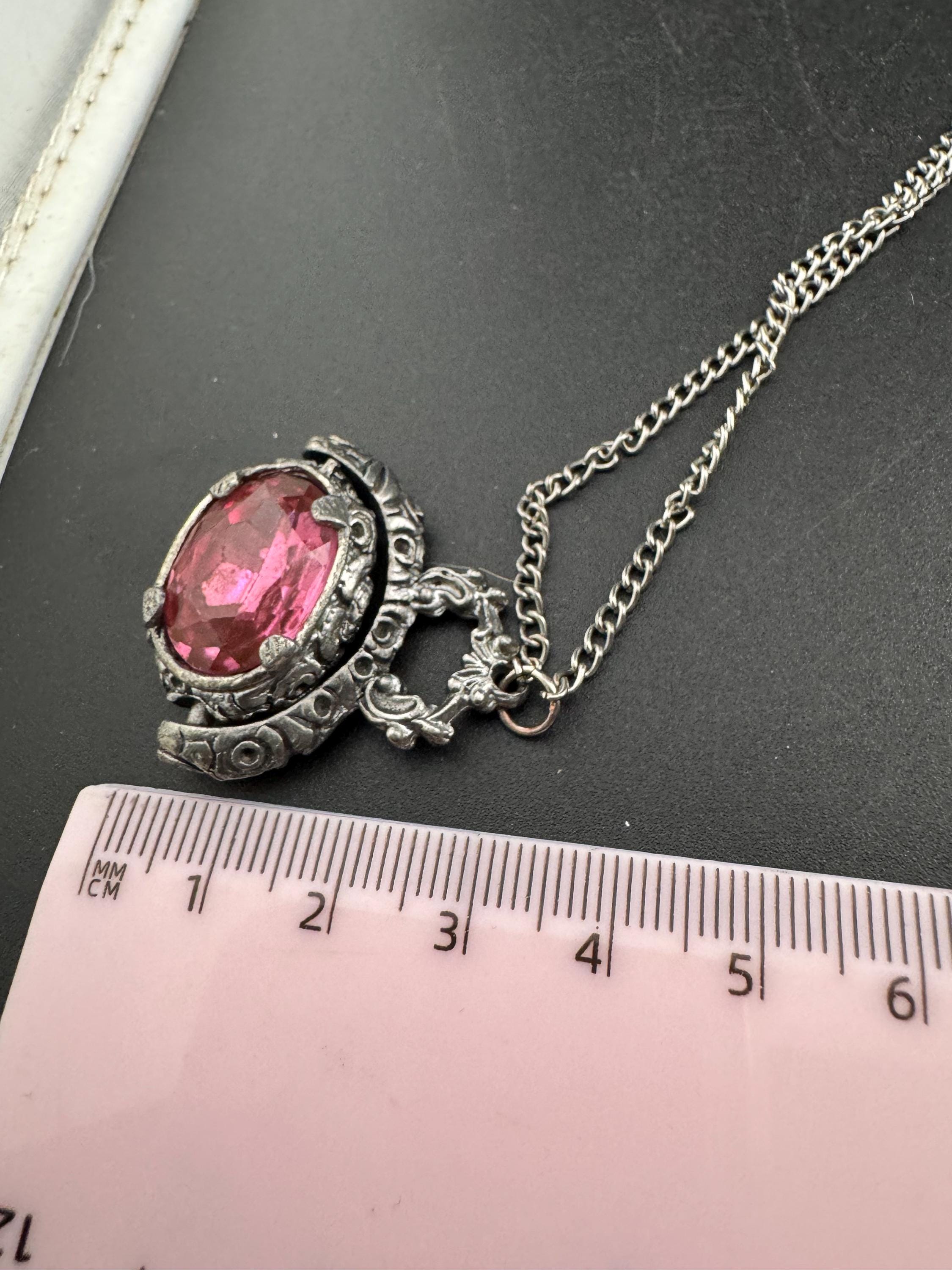 Retro antique style pink crystal spinner key fob charm pendant silver tone