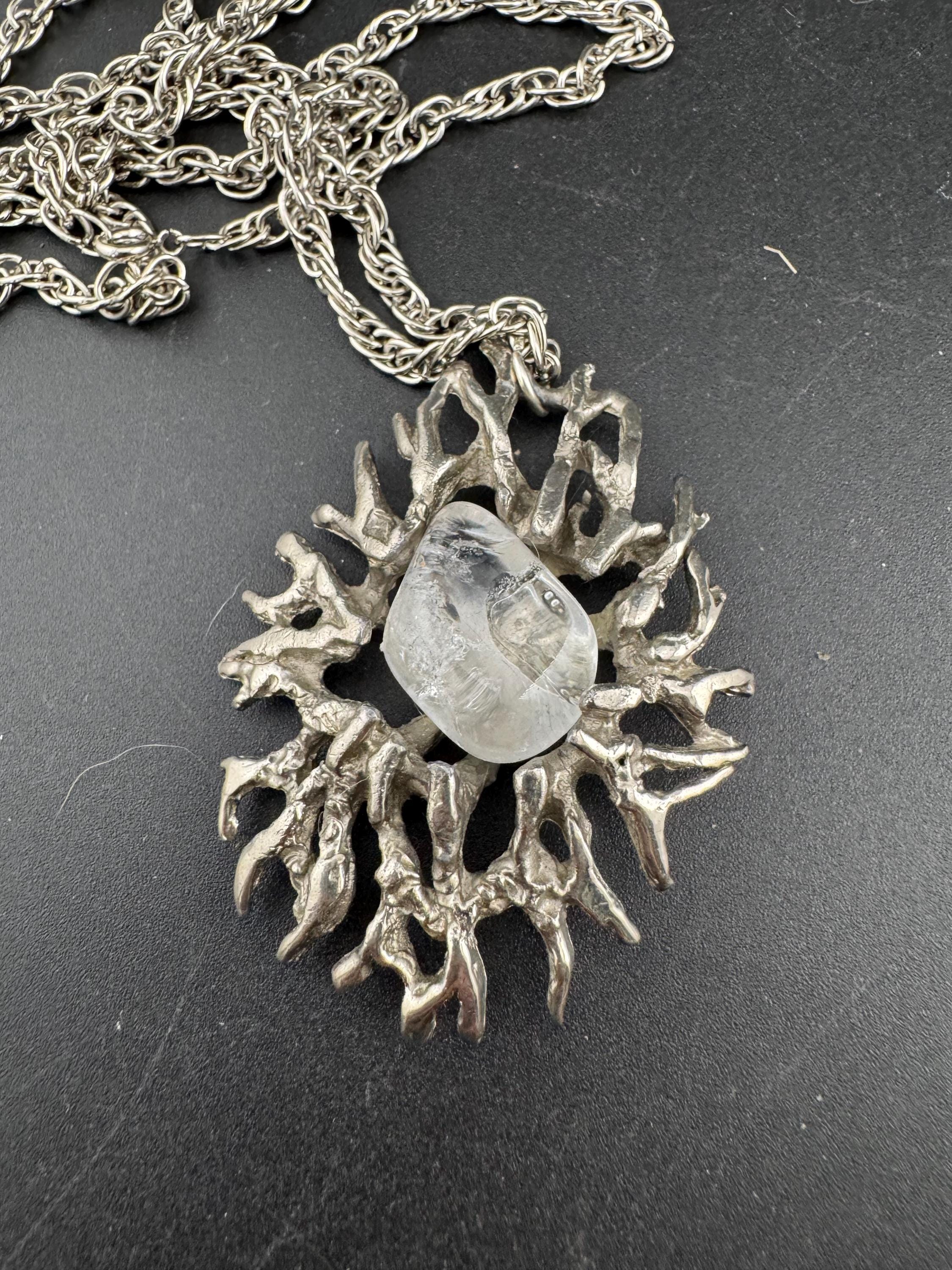 Vintage Modernist silver tone Steel pendant necklace set with clear quartz gemstone brutalist surround