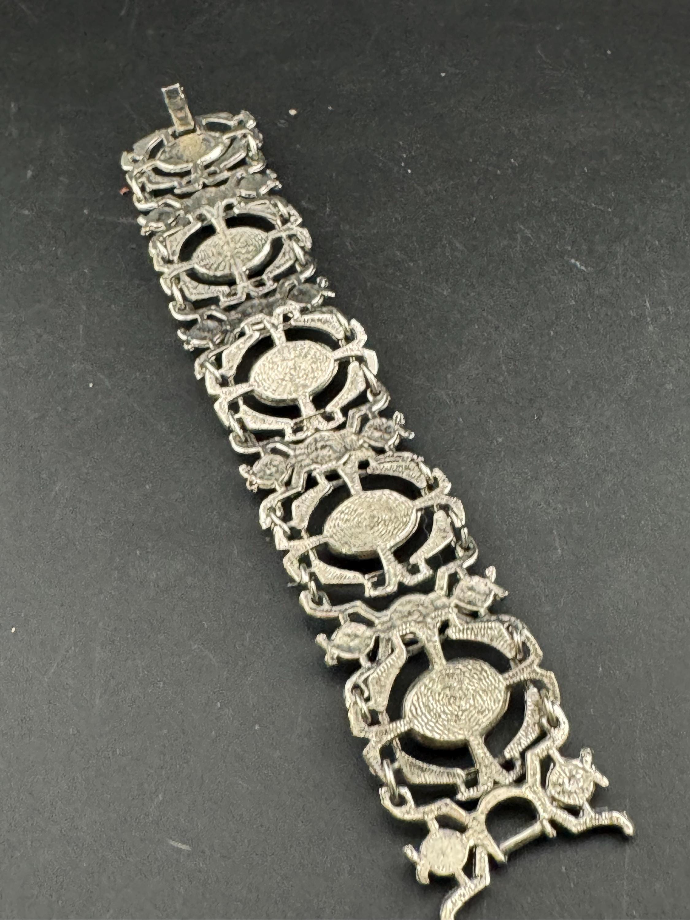 vintage retro 1970s silver tone Panel link Scottish bracelet with faux agate gemstone cabochons