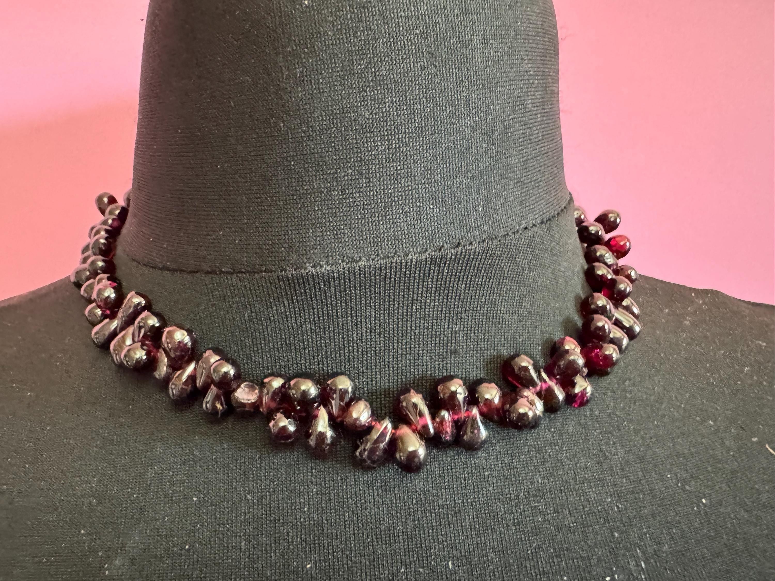 Antique Art Deco natural garnet red purple gemstone beaded necklace 45cm