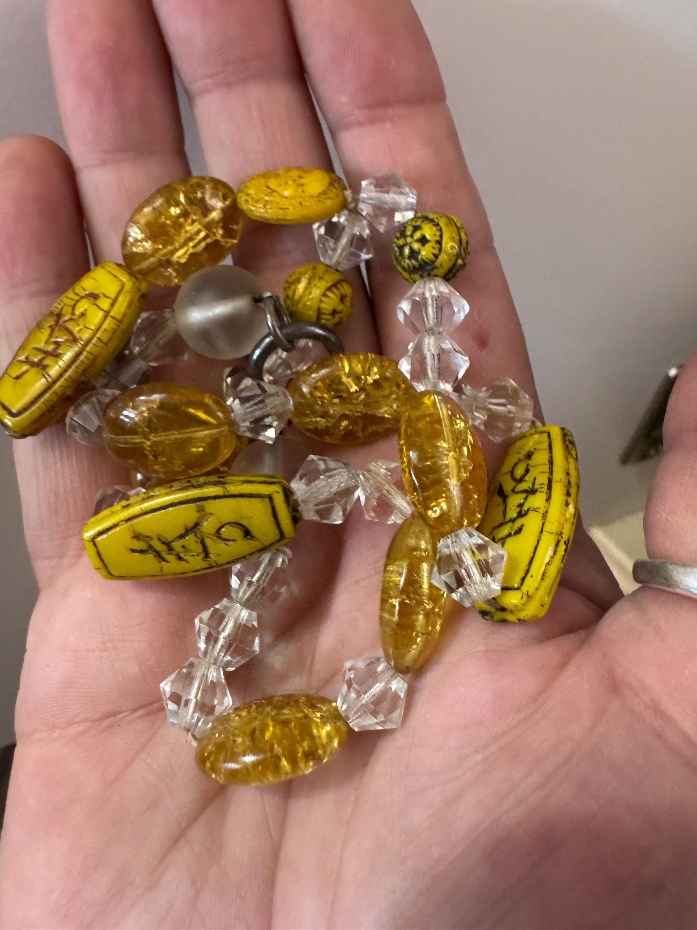 Petite fit True vintage Art deco neiger style yellow glass and Uranium UV glass beaded necklace 39cm