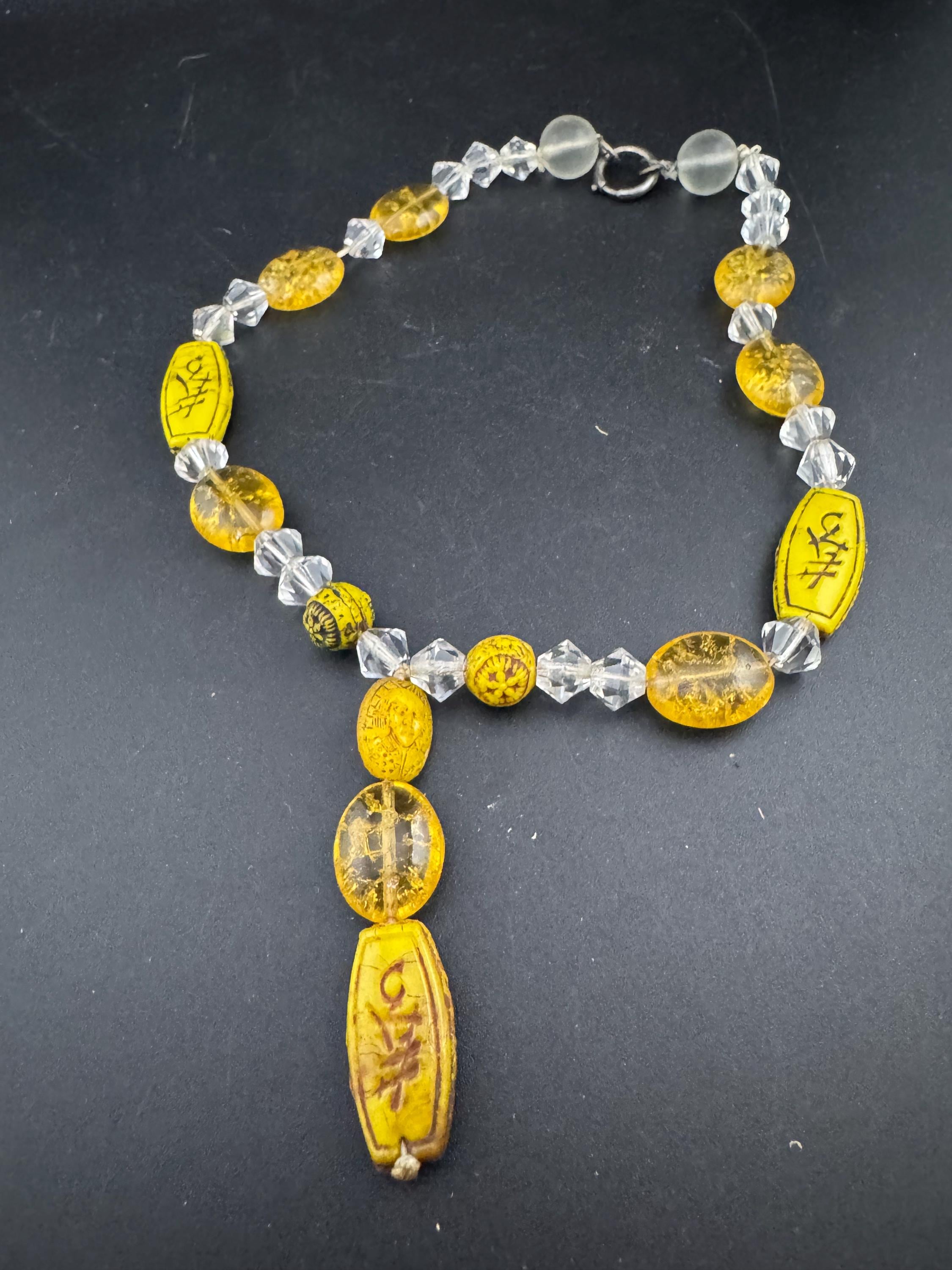 Petite fit True vintage Art deco neiger style yellow glass and Uranium UV glass beaded necklace 39cm