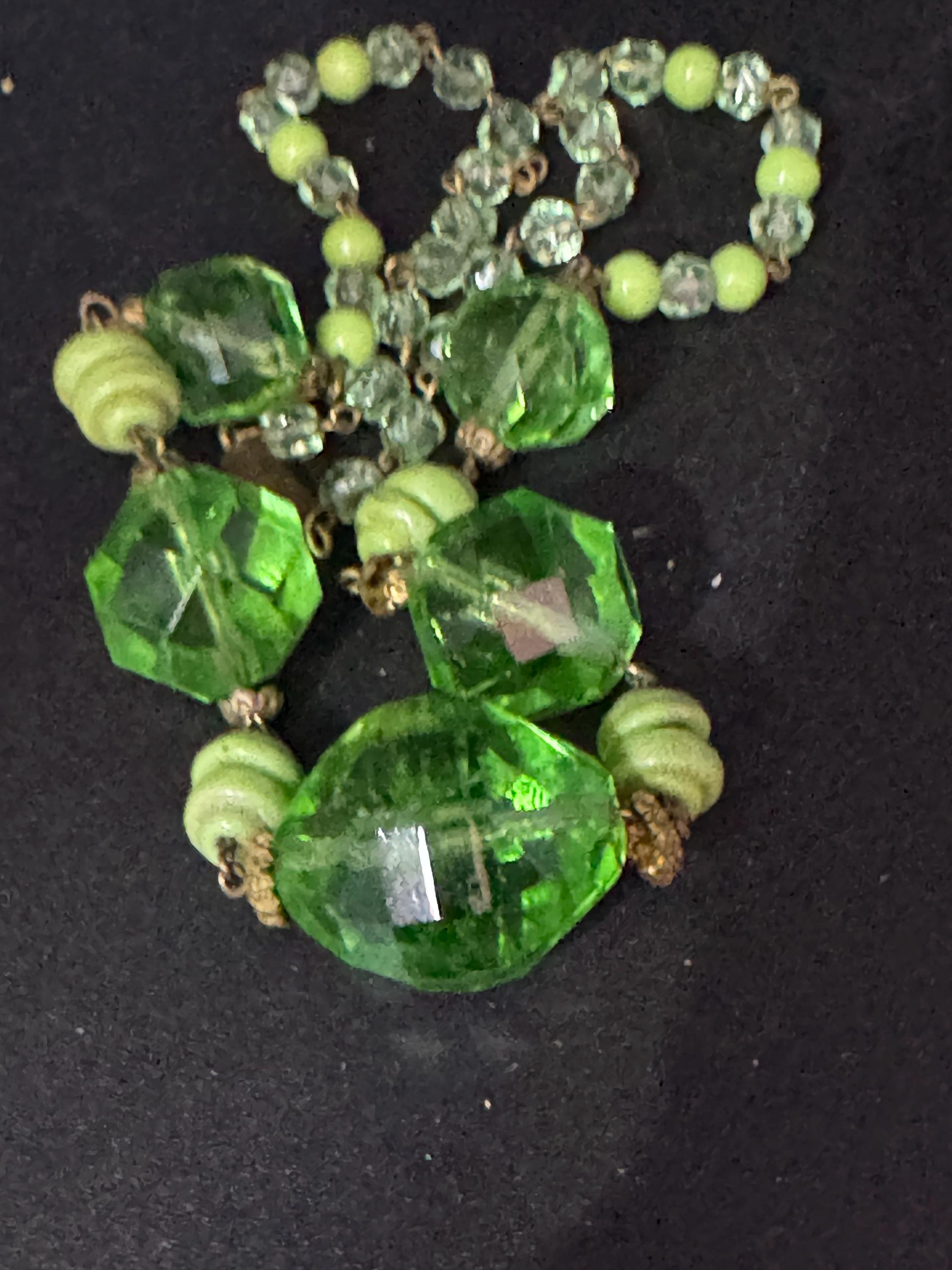 Old UV Reactive Art Deco faceted abs milder glass Czech beaded necklace, uranium 44cm