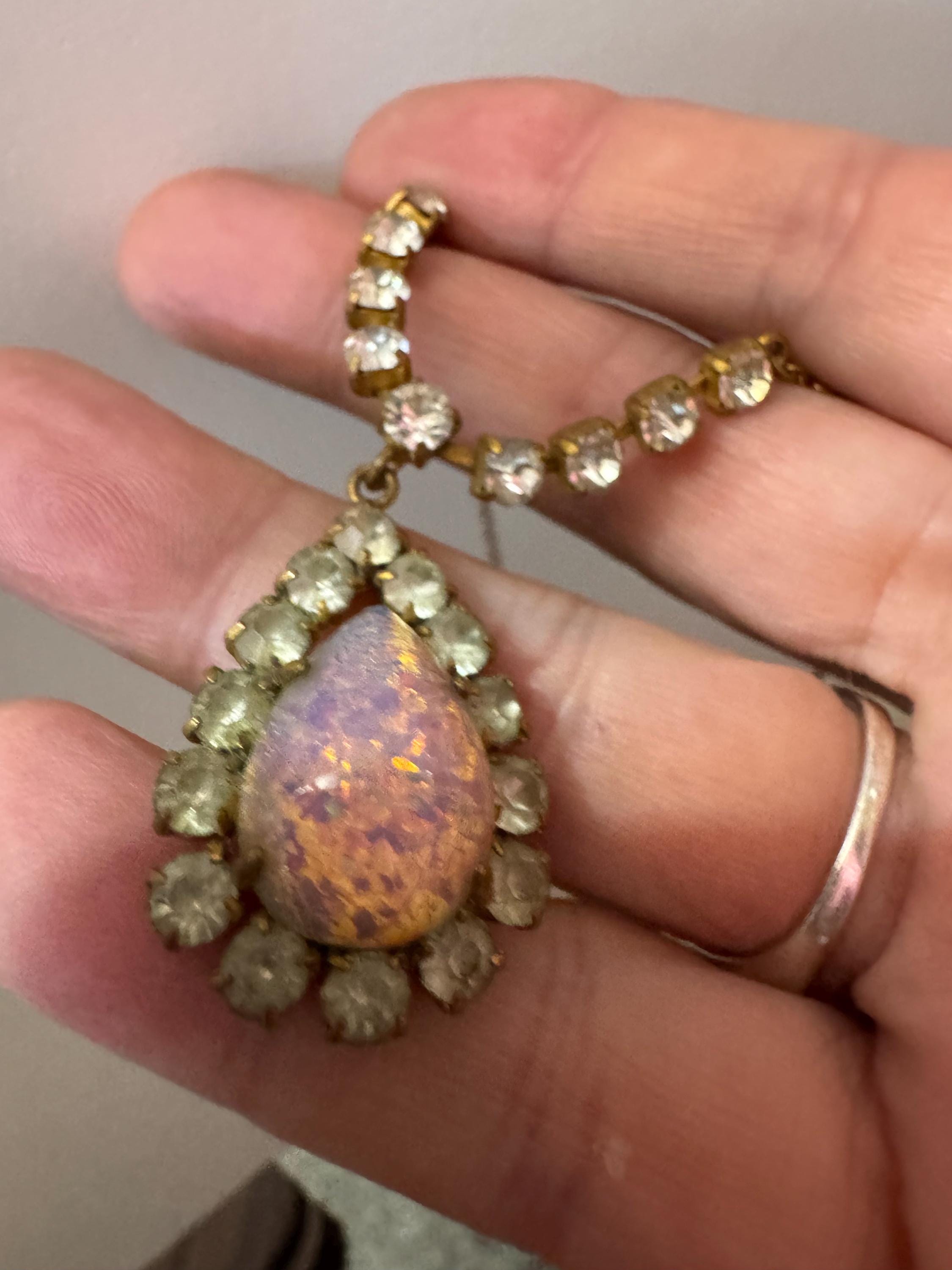 Vintage Opaline gem set glass opal gold tone lariat drop diamante rhinestone paste necklace