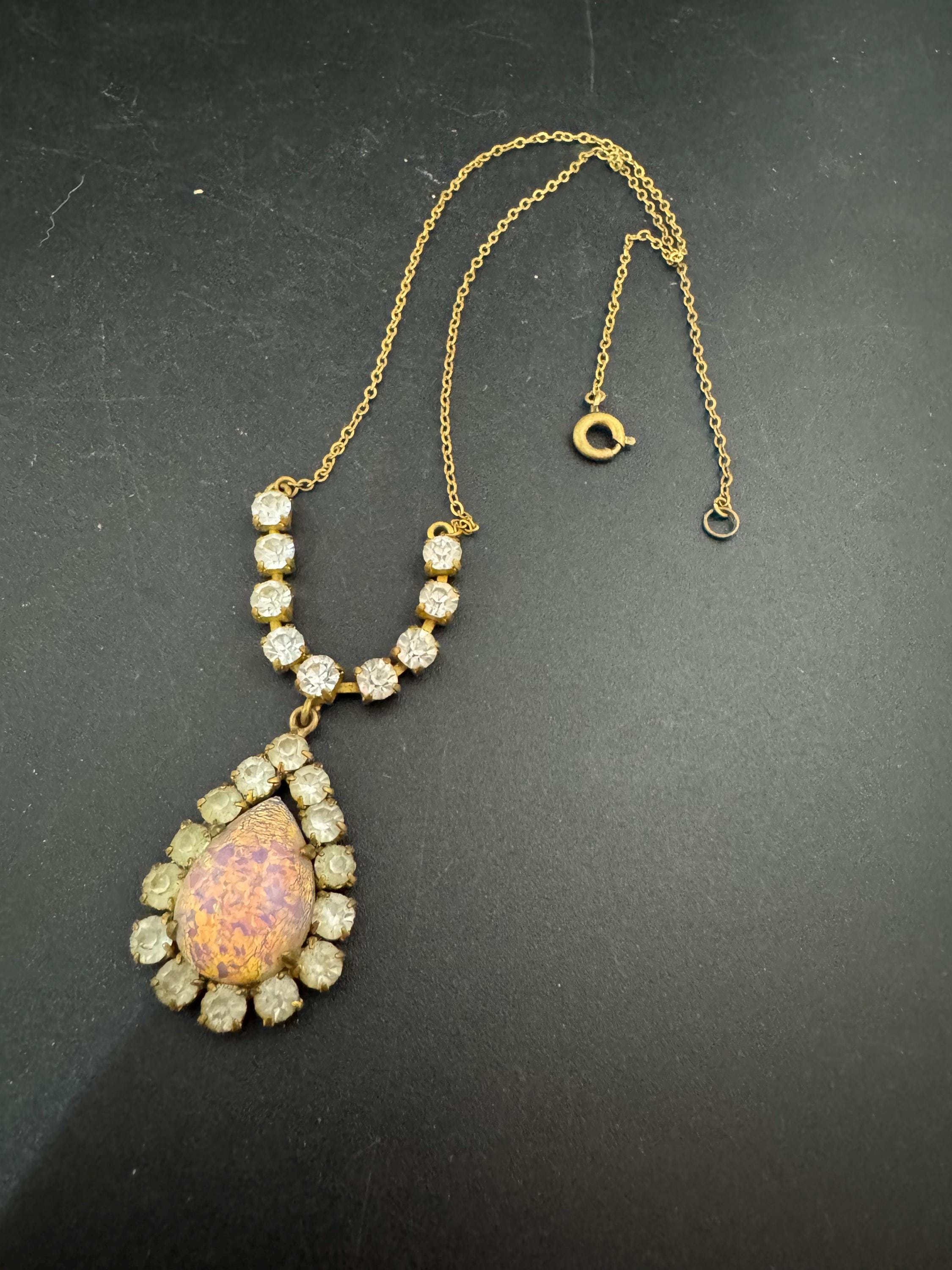 Vintage Opaline gem set glass opal gold tone lariat drop diamante rhinestone paste necklace