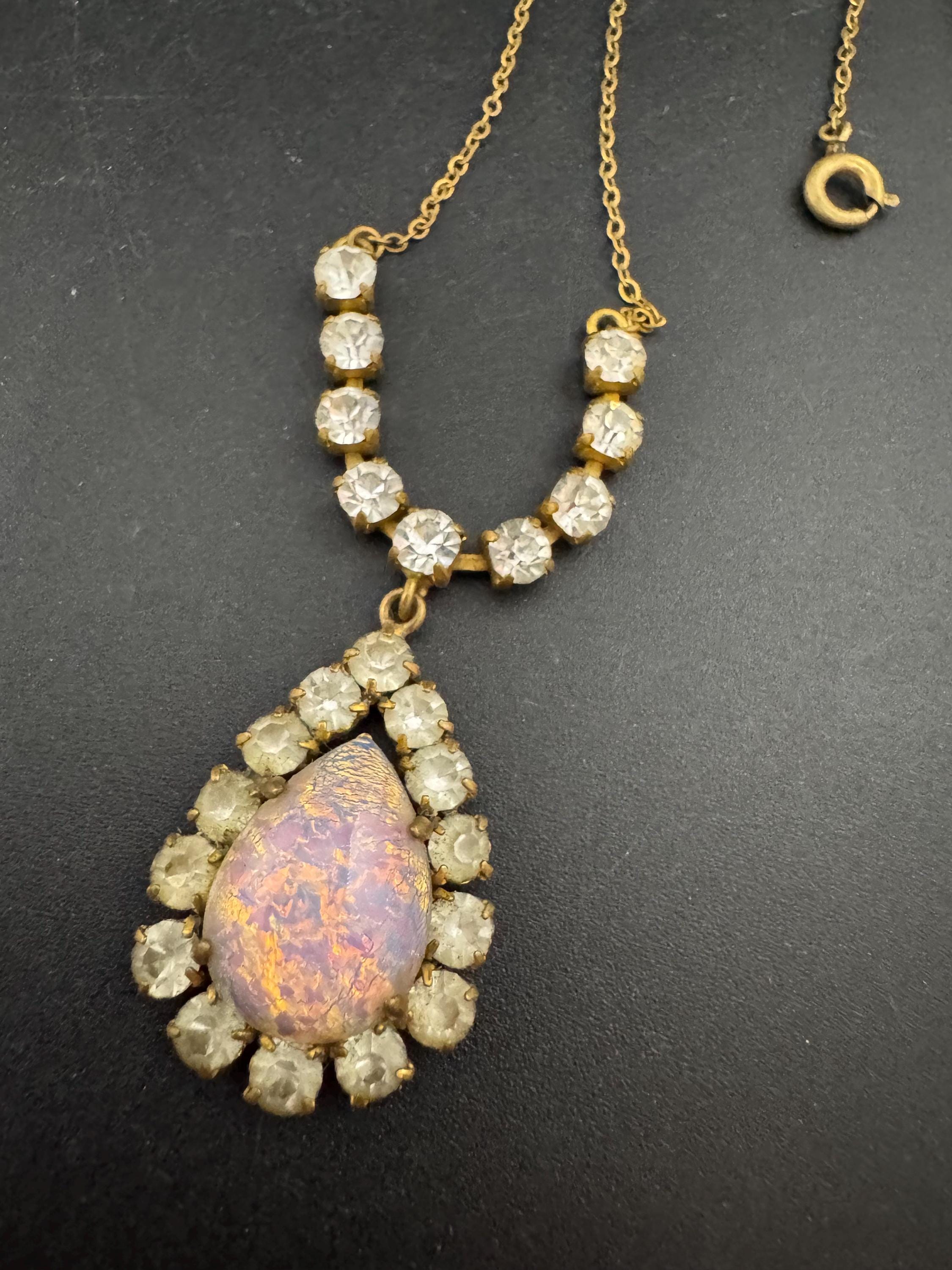 Vintage Opaline gem set glass opal gold tone lariat drop diamante rhinestone paste necklace