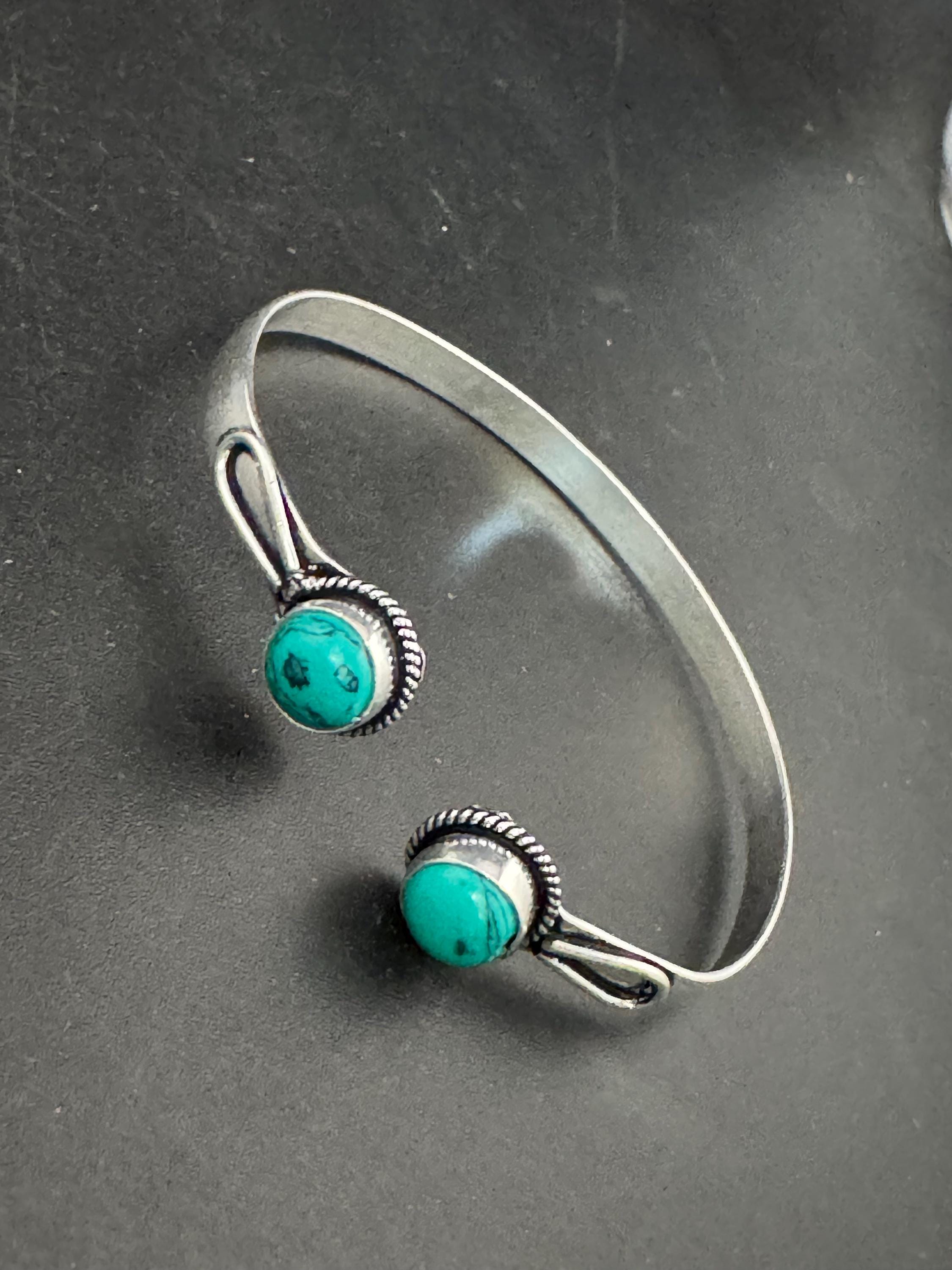 Retro turquoise blue GEMSTONE Bangle silver tone torque cuff bracelet