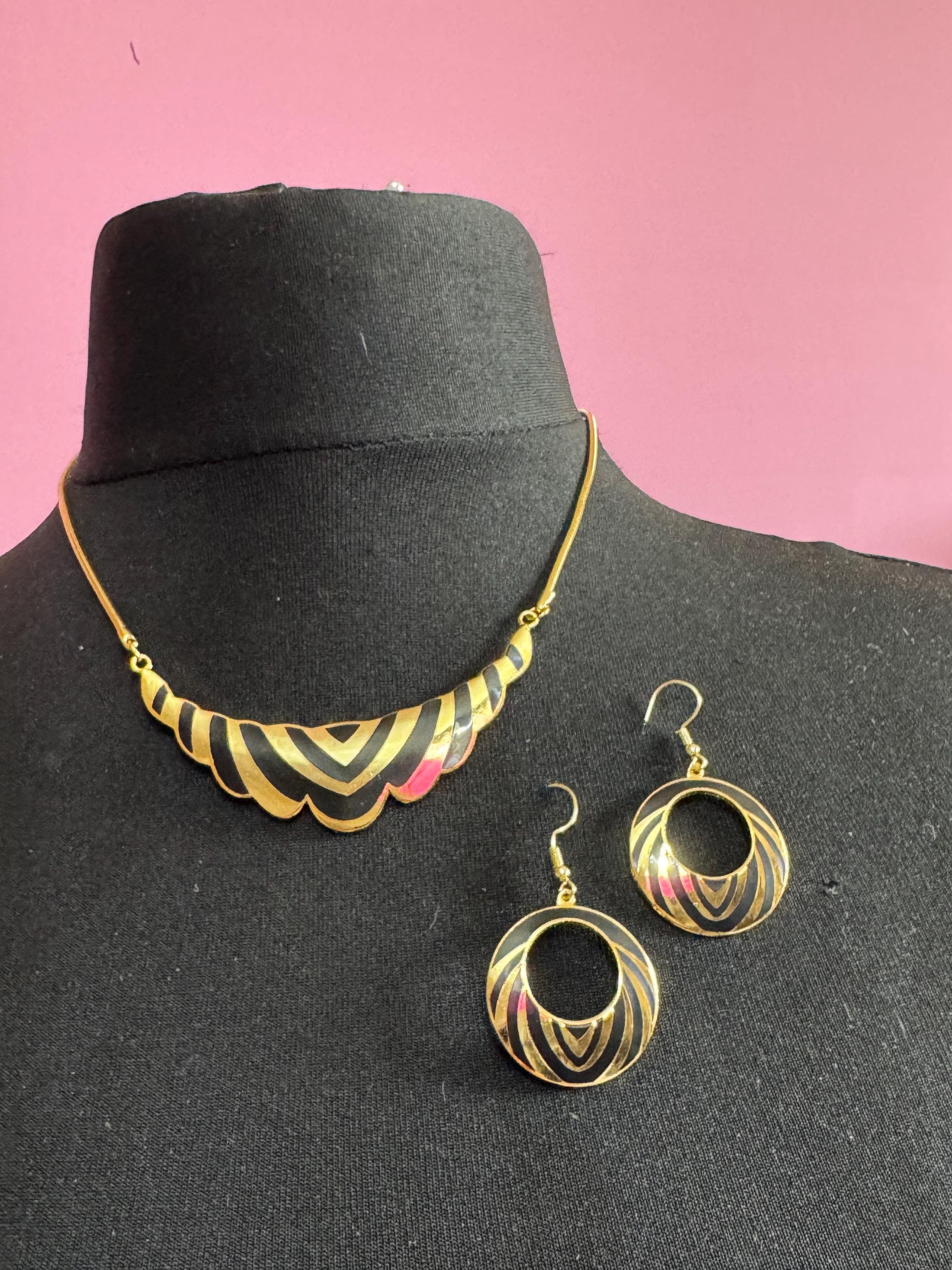 vintage 1980s black and gold enamel collar necklace and matching disc earrings, unused retro jewelry set