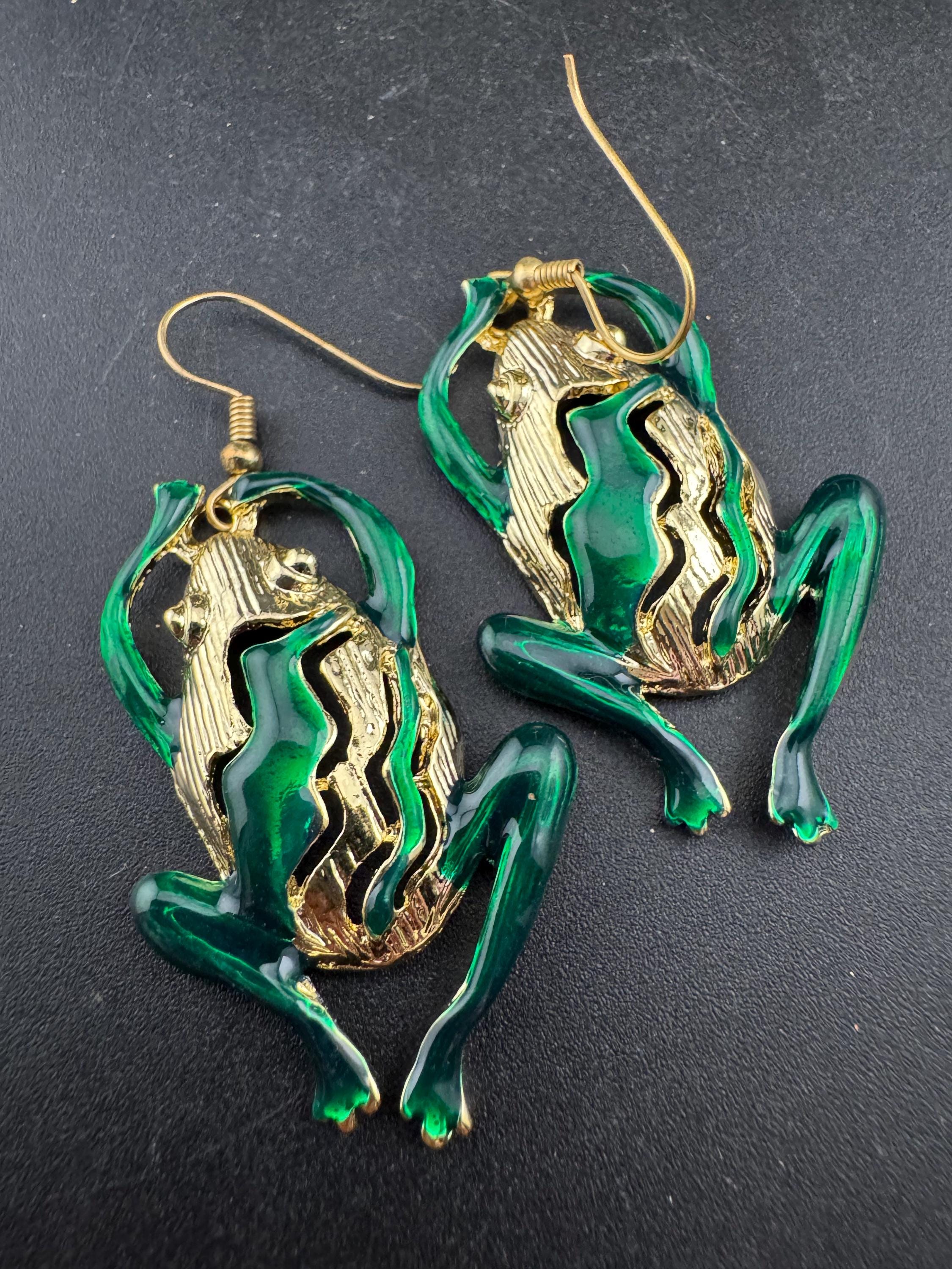 Vintage 6cm green enamel novelty frog earrings for pierced ears, 1980s old unused shop stock