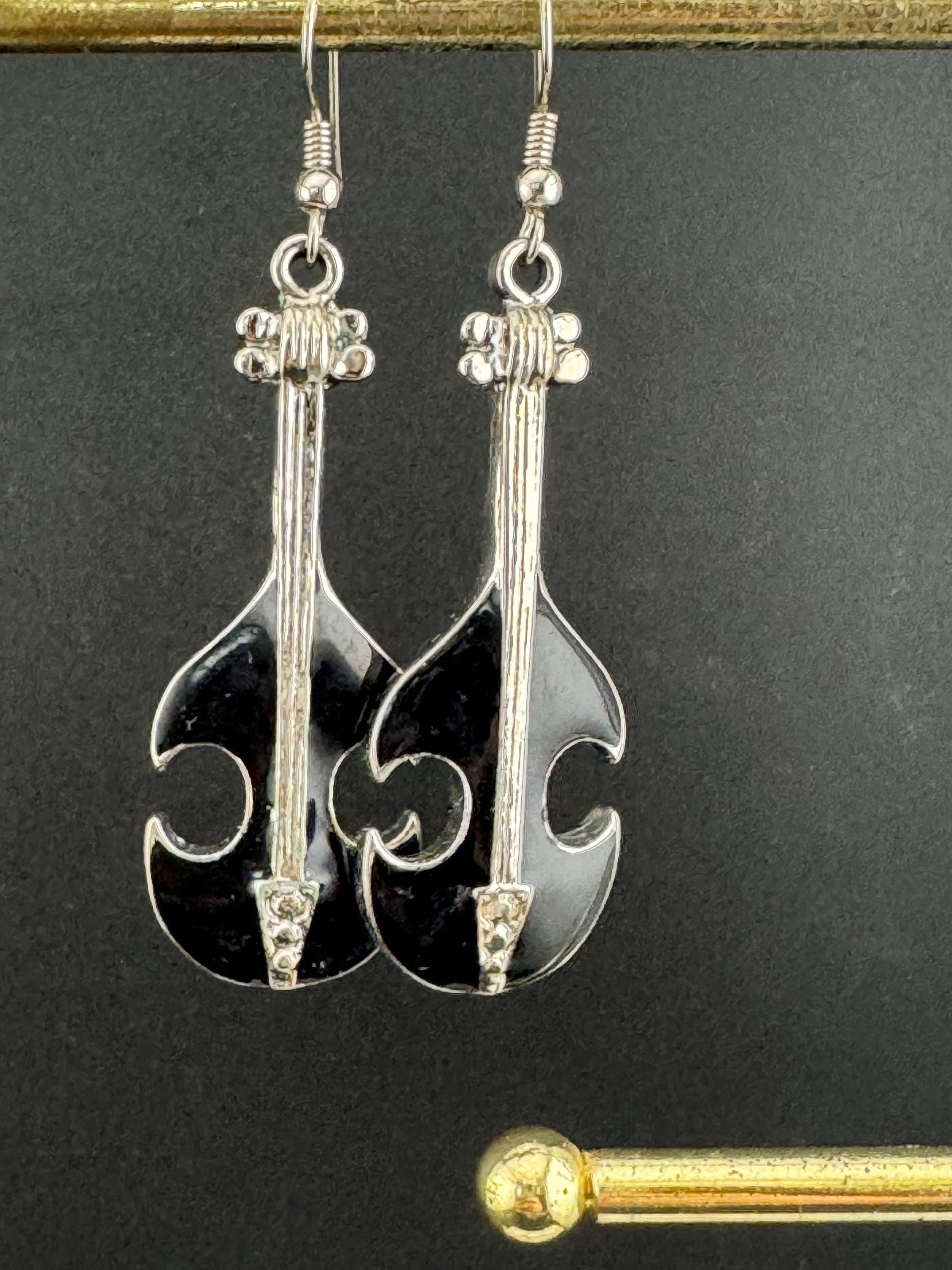 vintage 1980s black enamel long dangly novelty guitar earrings, for pierced ears, silver tone