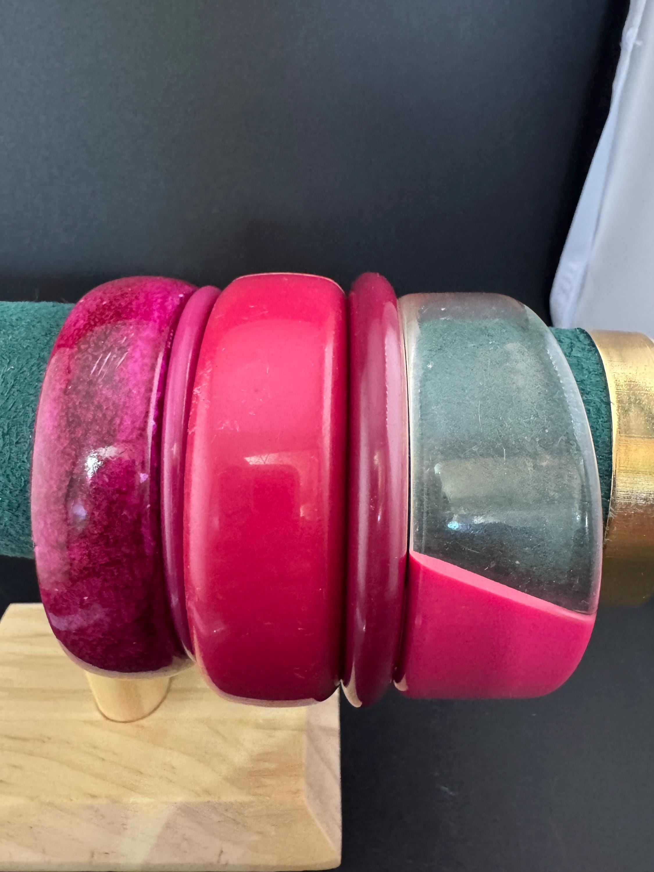 Vintage stack of pink purple plastic bangles retro acrylic bracelets