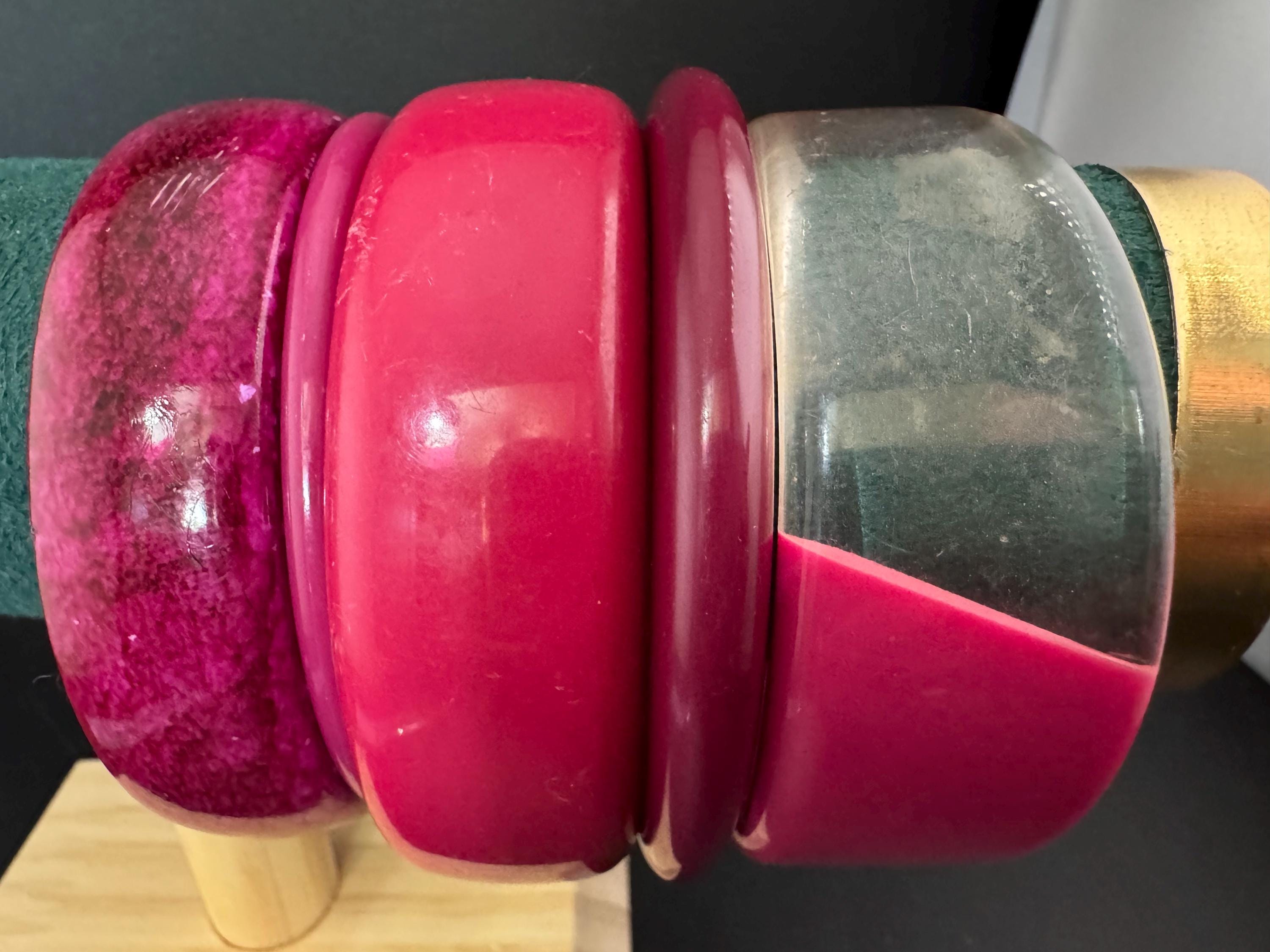 Vintage stack of pink purple plastic bangles retro acrylic bracelets