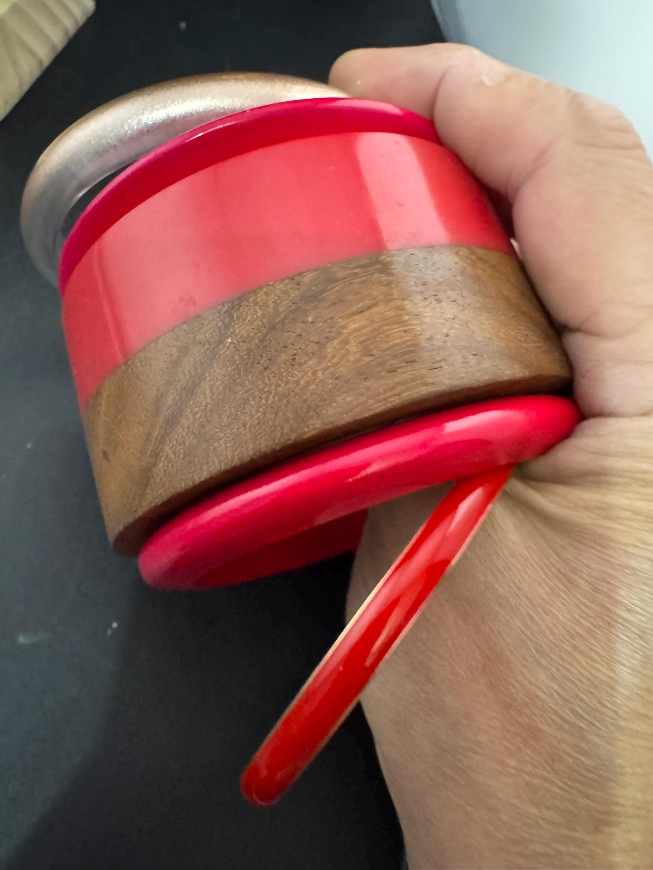 Vintage stack of red brown pink plastic bangles retro acrylic wooden  bracelets