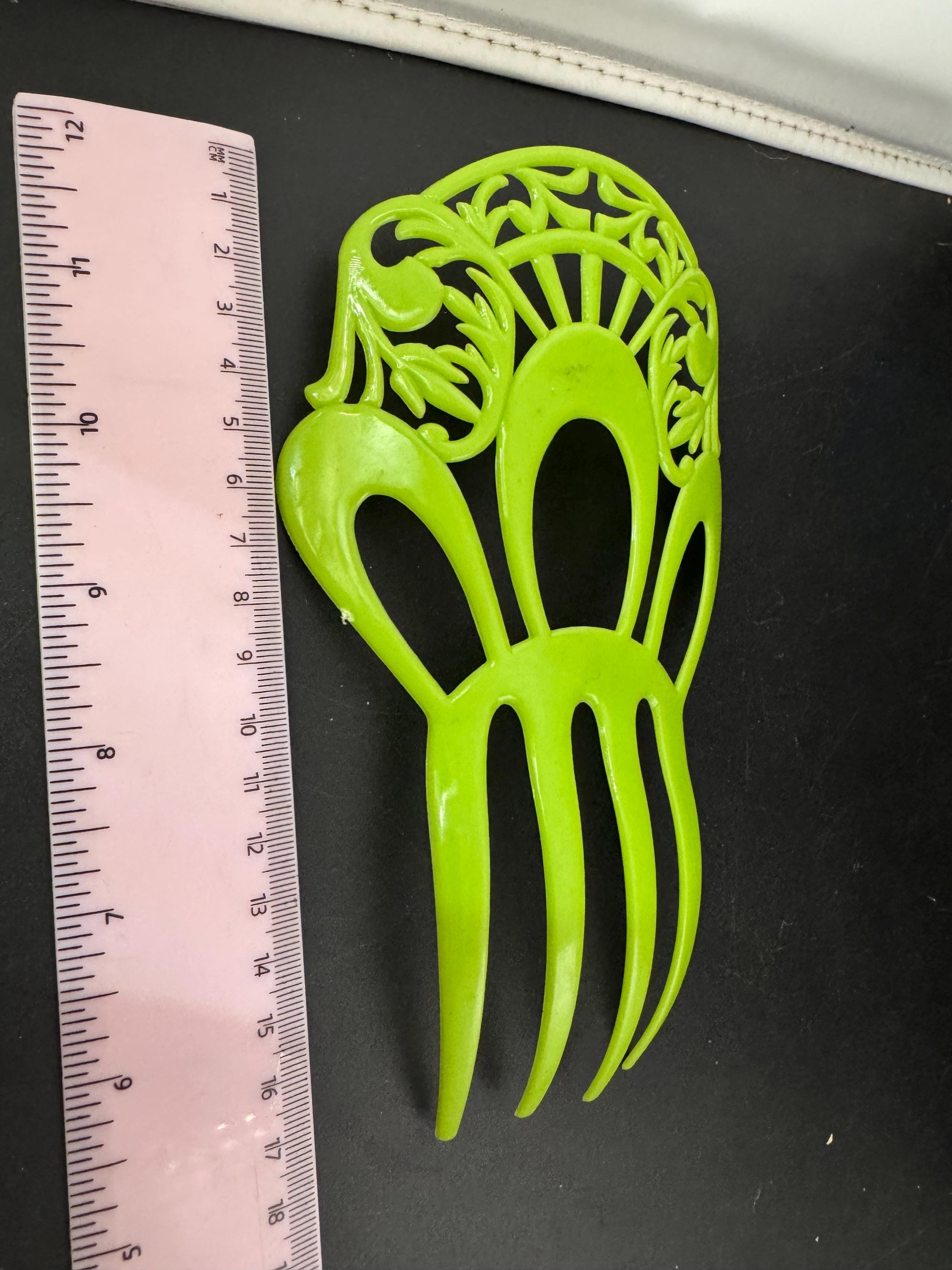 vintage light green openwork plastic traditional Spanish peineta hair comb, mantilla
