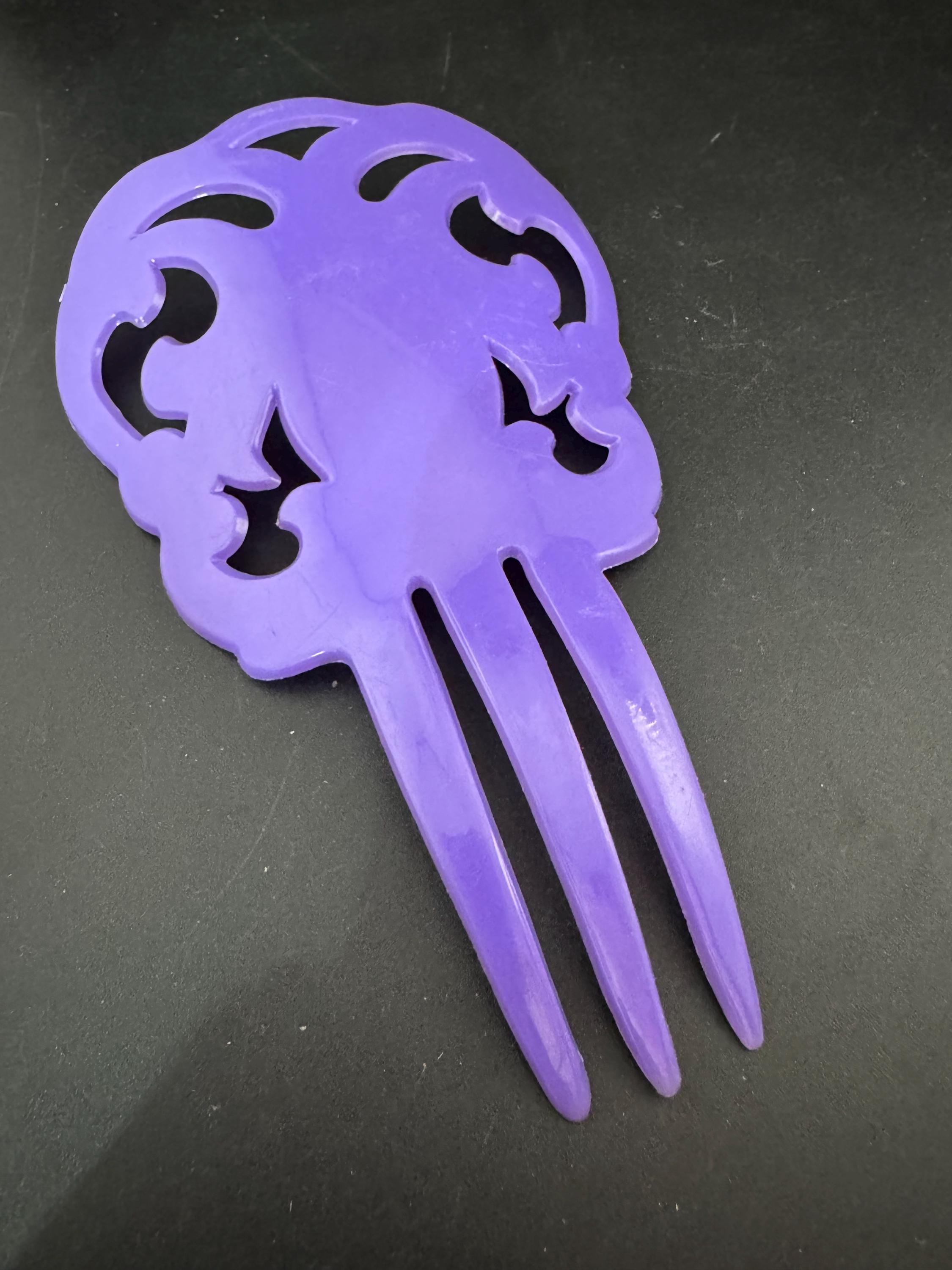 vintage purple openwork plastic traditional Spanish peineta hair comb, mantilla