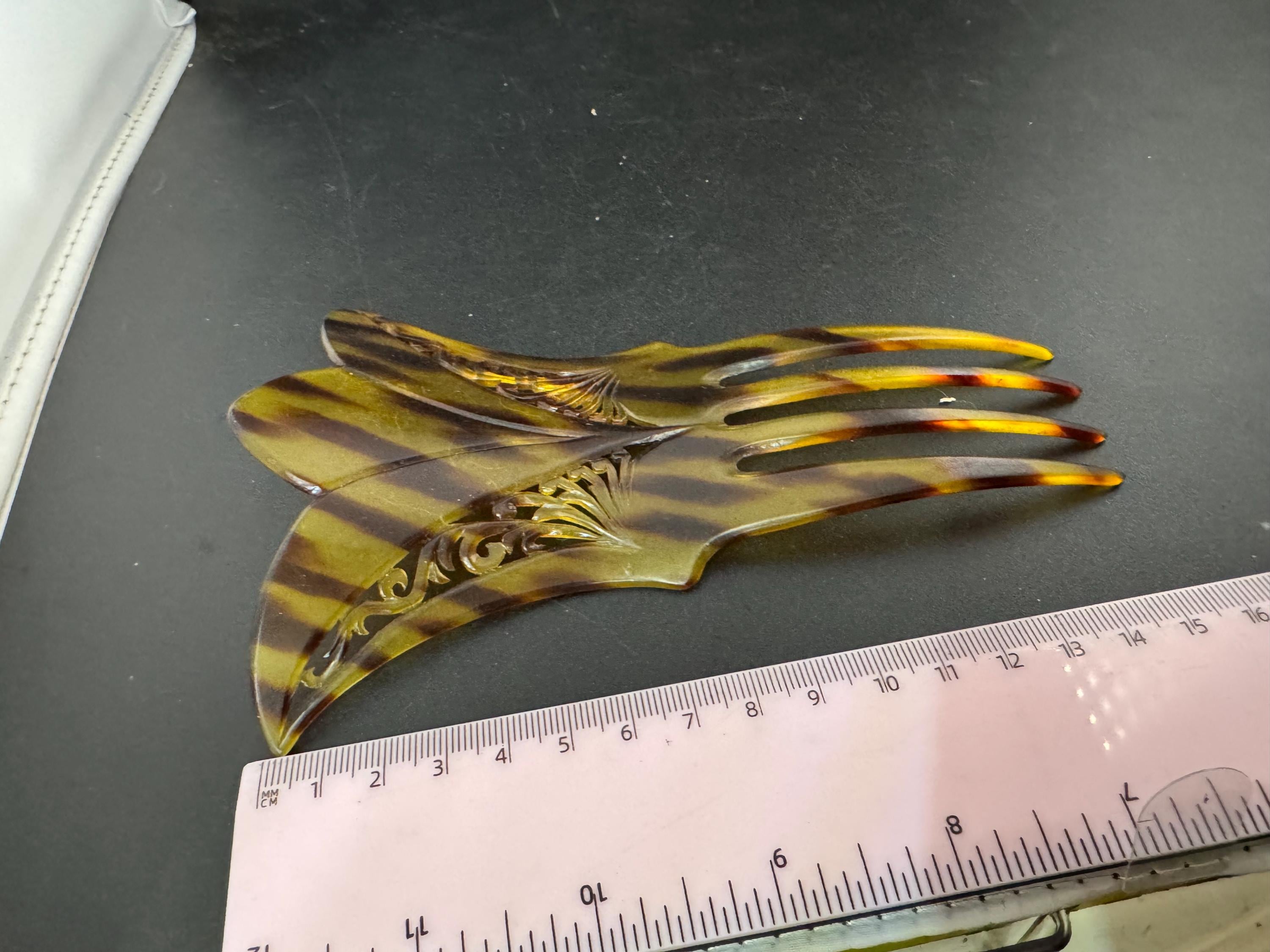Antique Mantilla Comb Brown Faux Tortoiseshell Celluloid Cut out work Hair Slides Peineta
