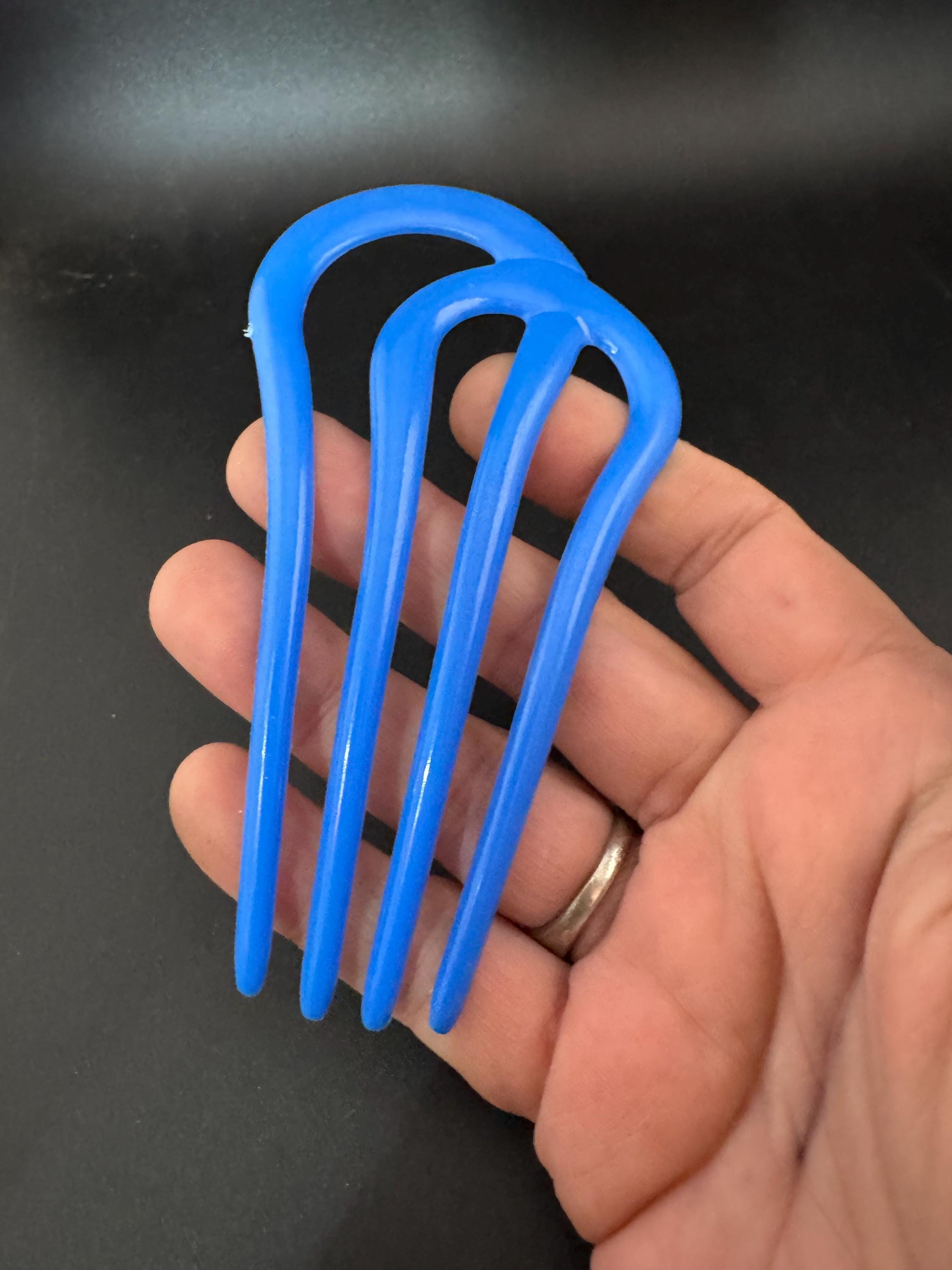 Vintage bright blue early plastic Celluloid Chignon Bun Pin Hair comb, retro Bridal Hairdressing 4 prong