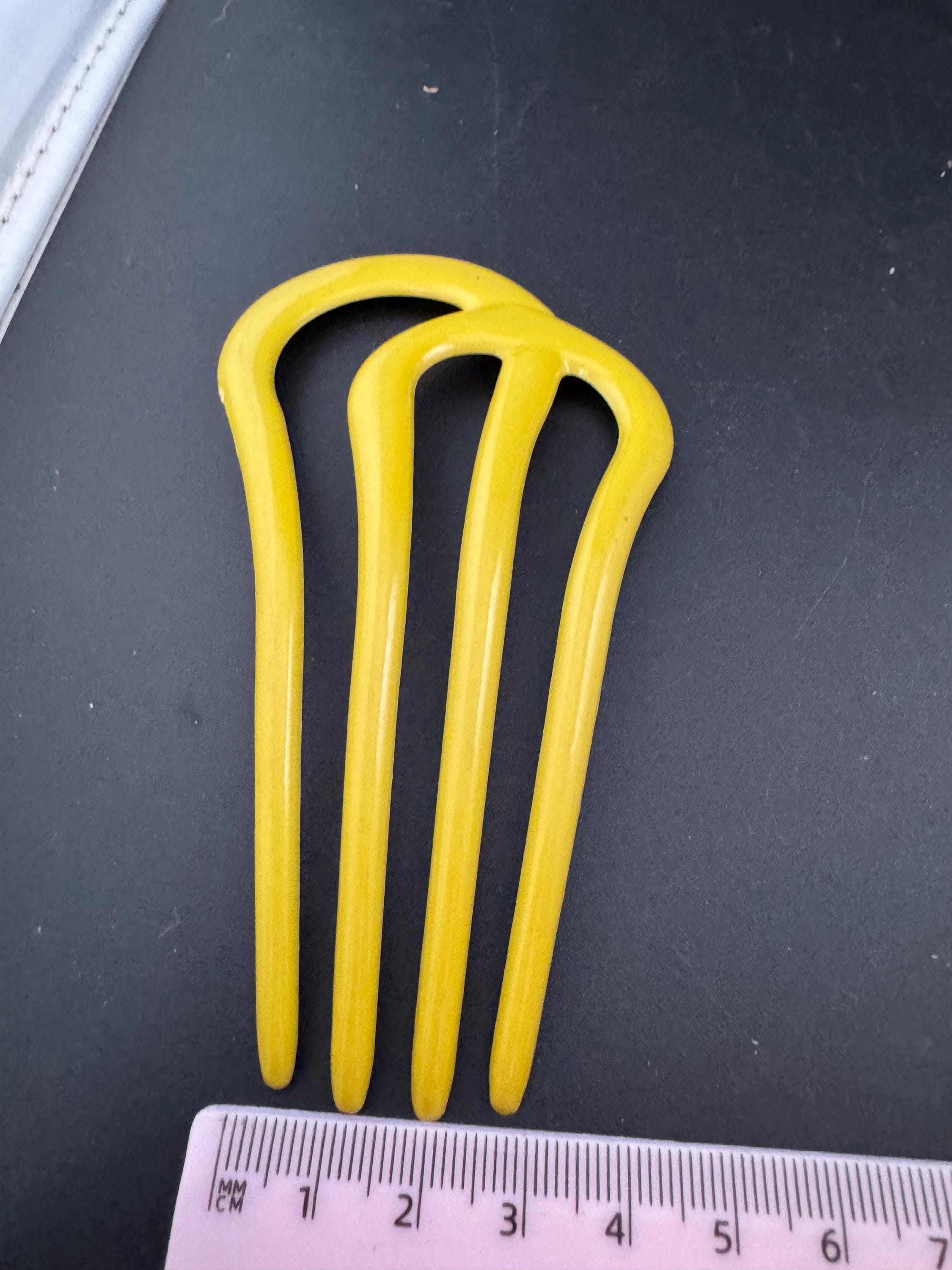 Vintage yellow early plastic Celluloid Chignon Bun Pin Hair comb, retro Bridal Hairdressing 4 prong