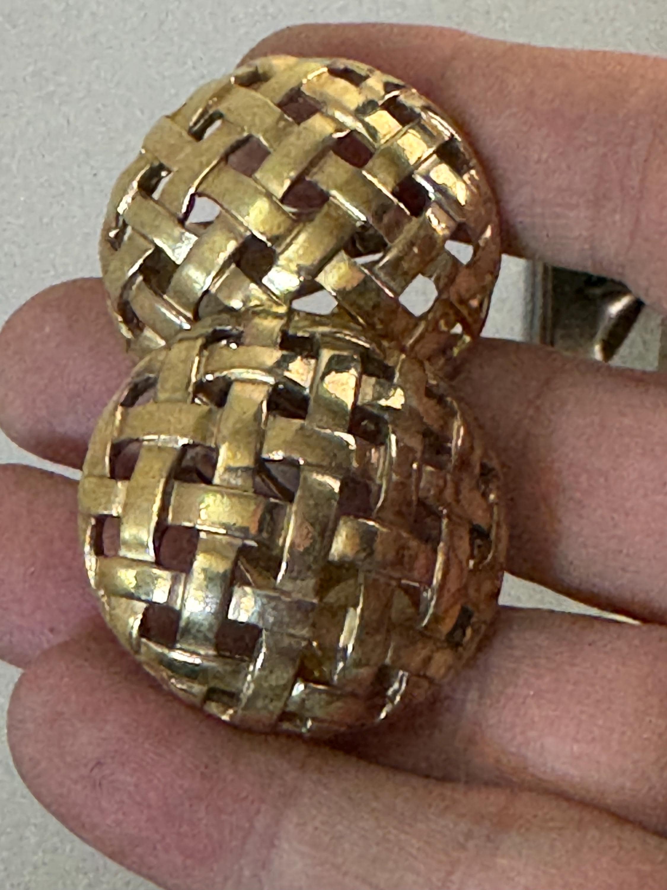 Oversized 3.5cm round basket weave   clip on stud earrings gold tone woven vintage