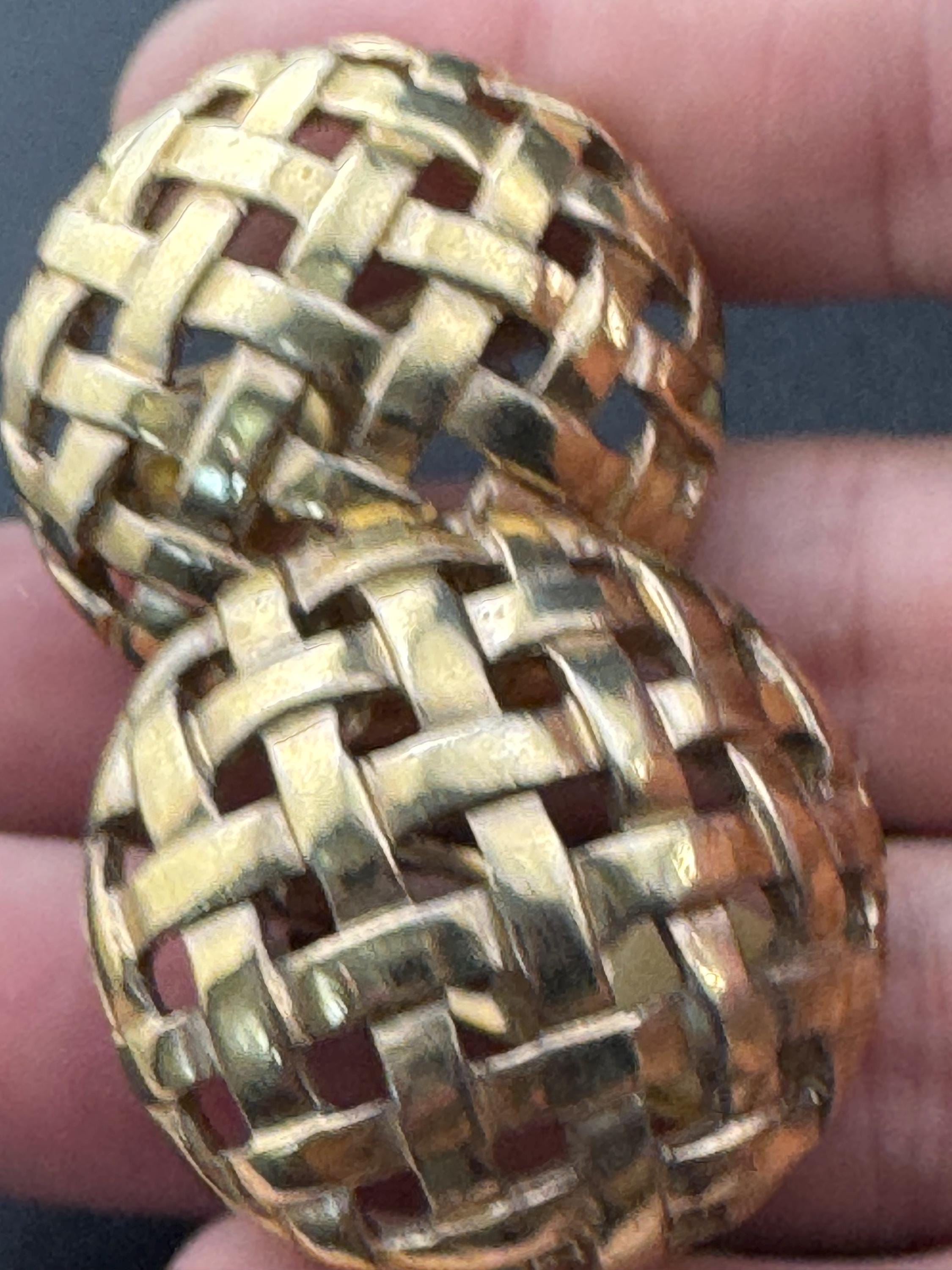 Oversized 3.5cm round basket weave   clip on stud earrings gold tone woven vintage
