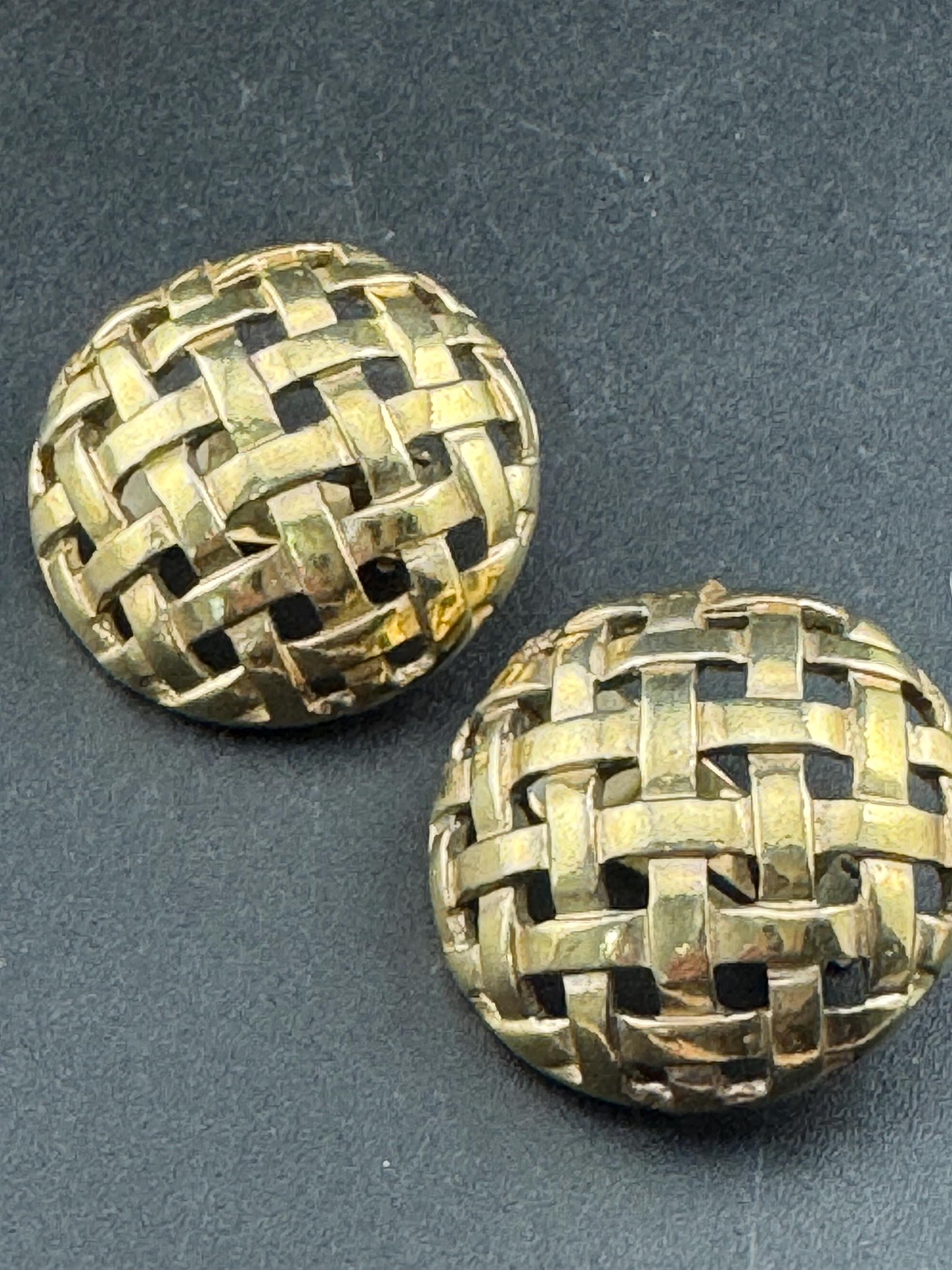 Oversized 3.5cm round basket weave   clip on stud earrings gold tone woven vintage