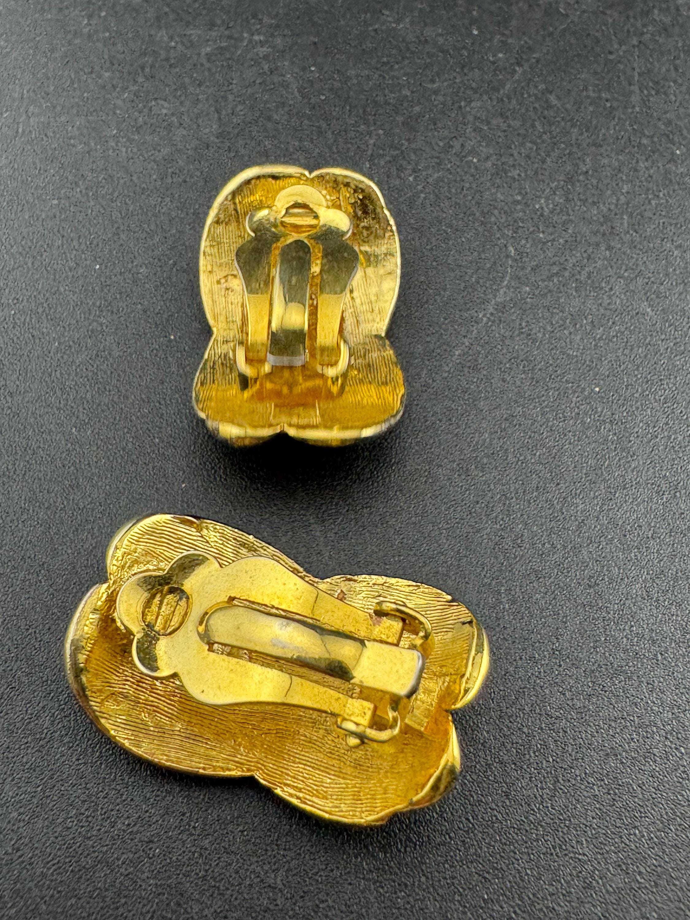 Classic 1980s rectangular clip on earrings retro gold tone studs 80s