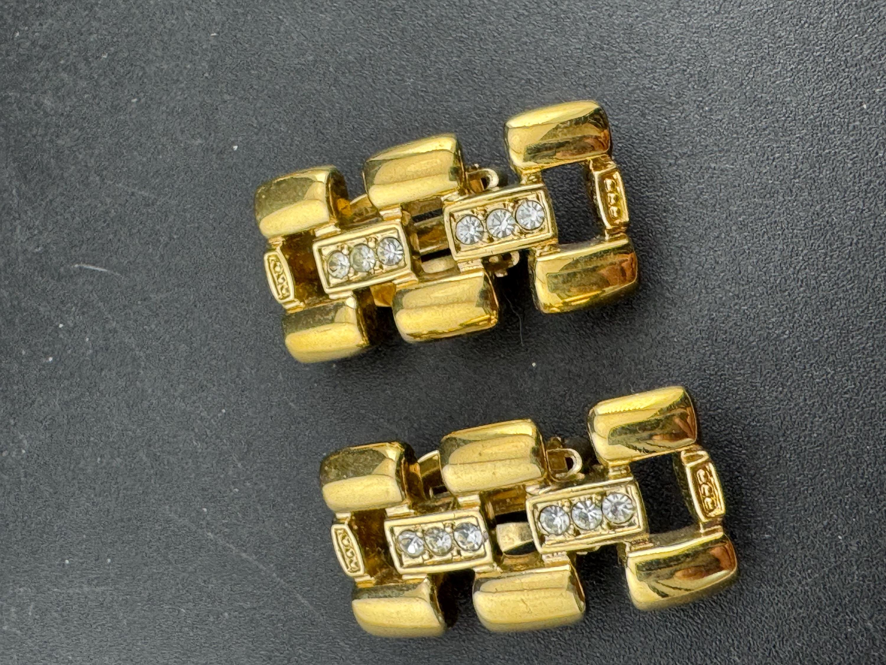 Vintage Gold Tone 1980s panther brick Chain Link drop earrings with clear diamanté clip on earrings