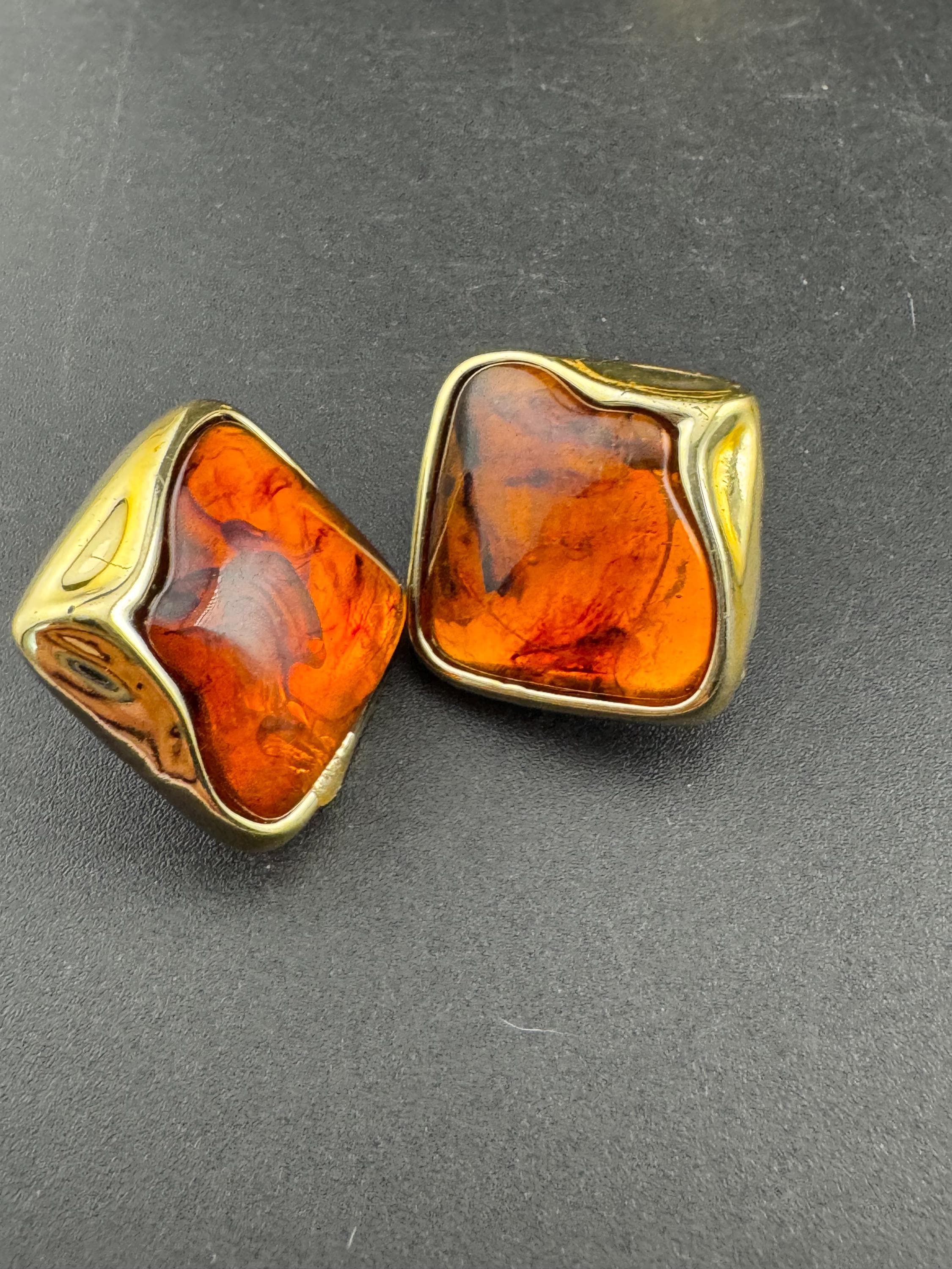 Vintage 2cm Faux Tortoiseshell square Clip on earrings, plastic brown studs