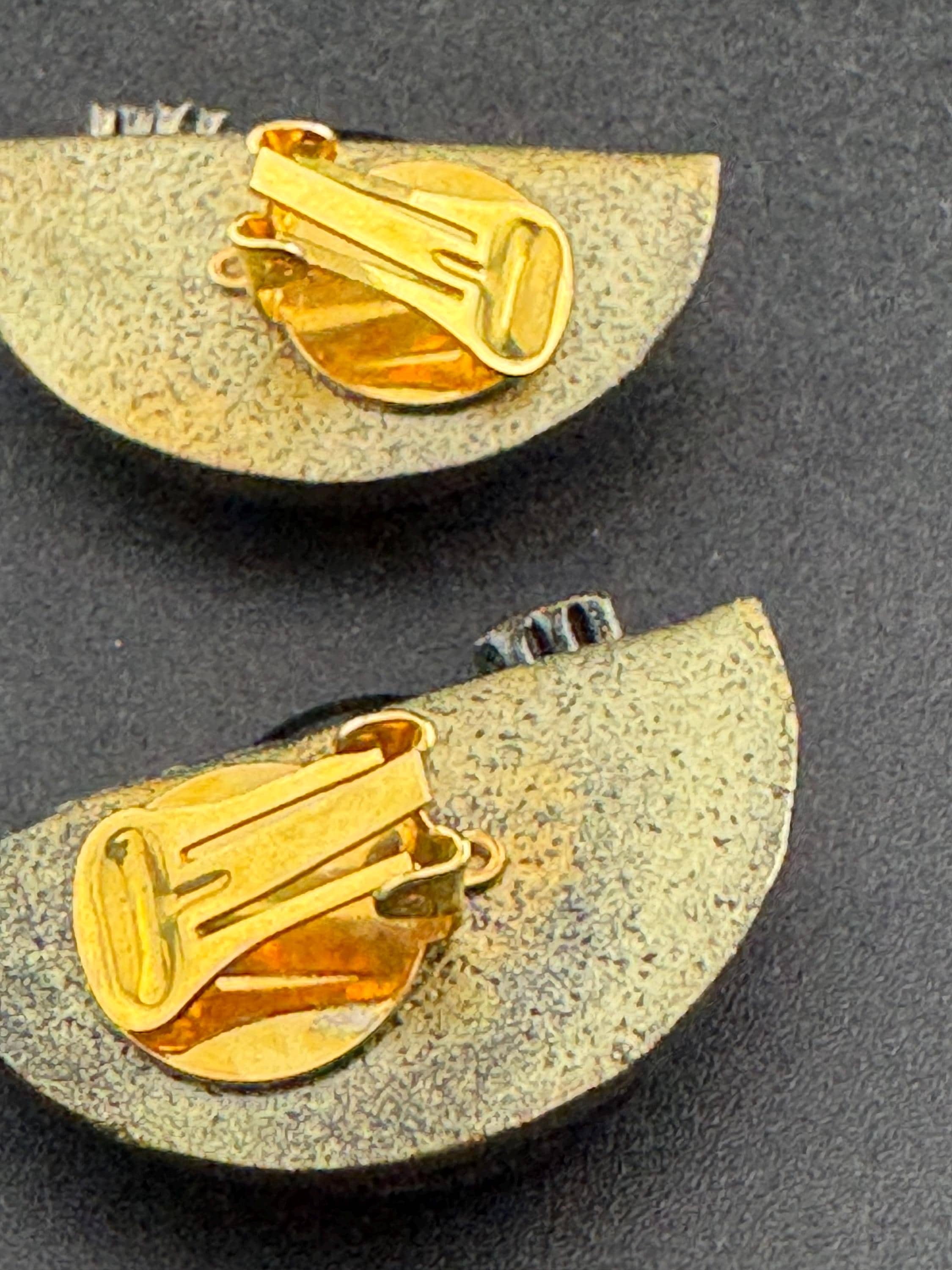 Vintage deco style vintage Gold tone Grey glass pearl cabochon semi circle geometric clip on earrings