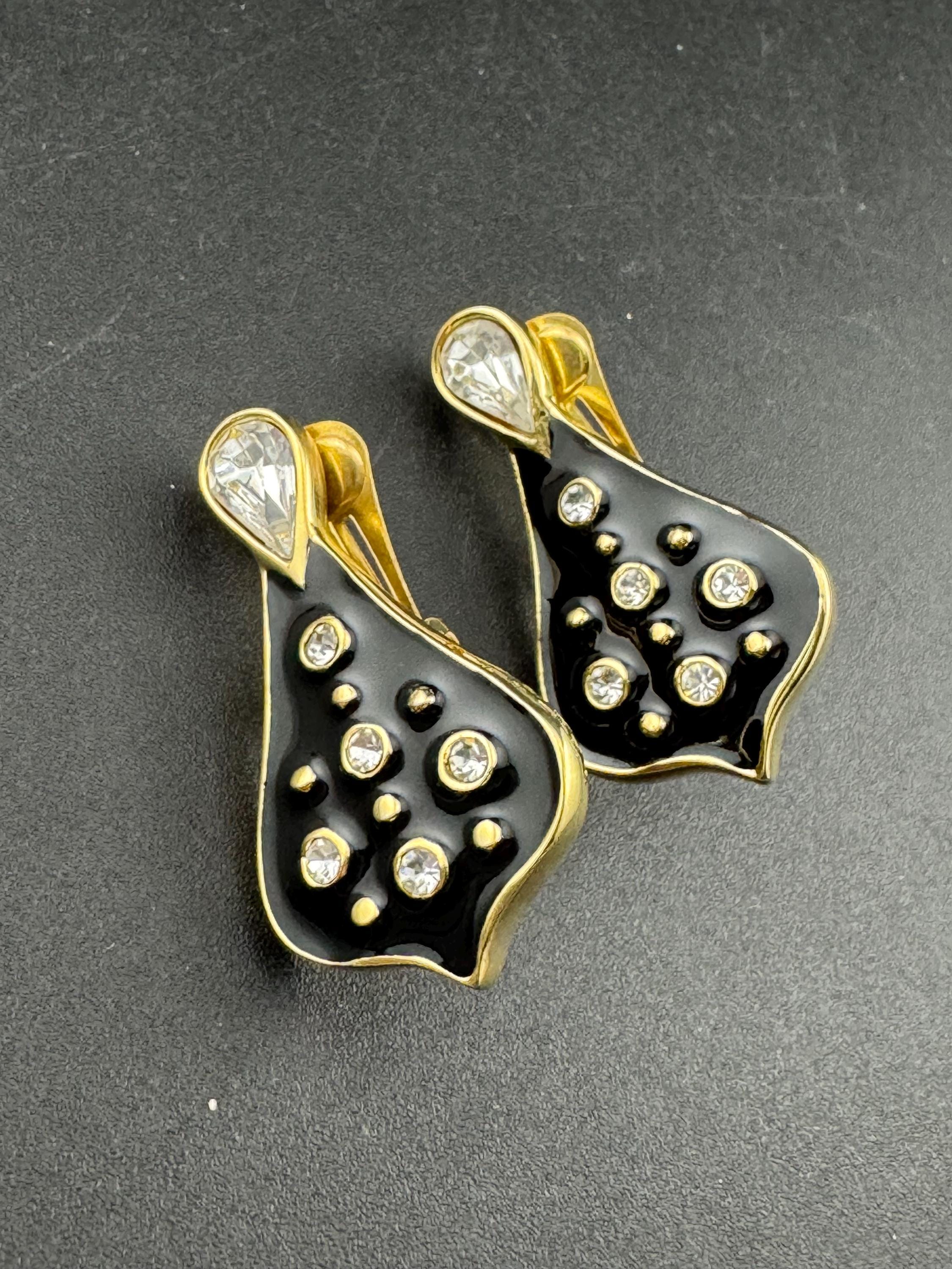 Vintage black enamel diamanté  dangly teardrop clip on earrings