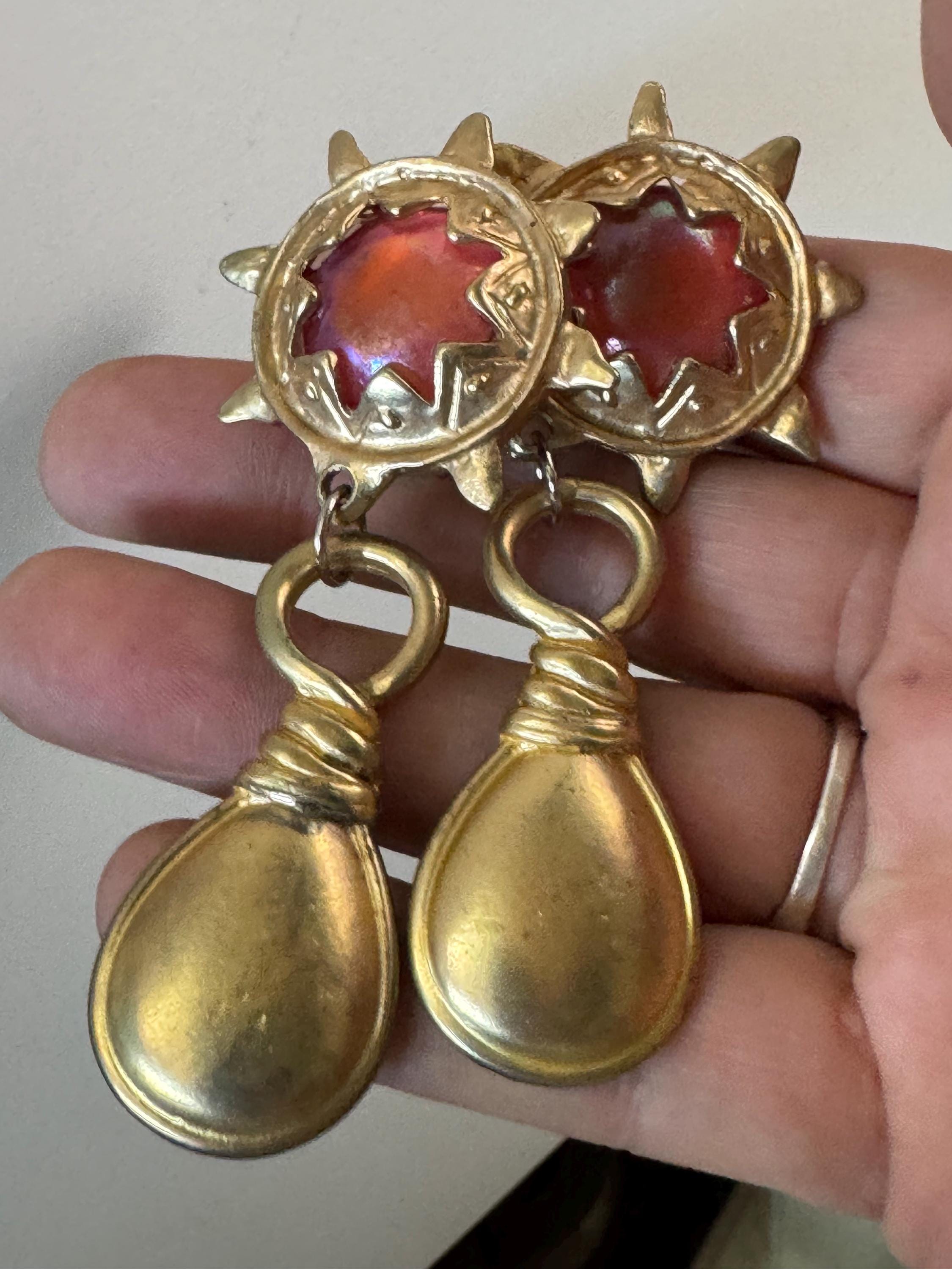 XL Large matt gold tone dangly clip on SUN teardrop Earrings quth central orange cabochon