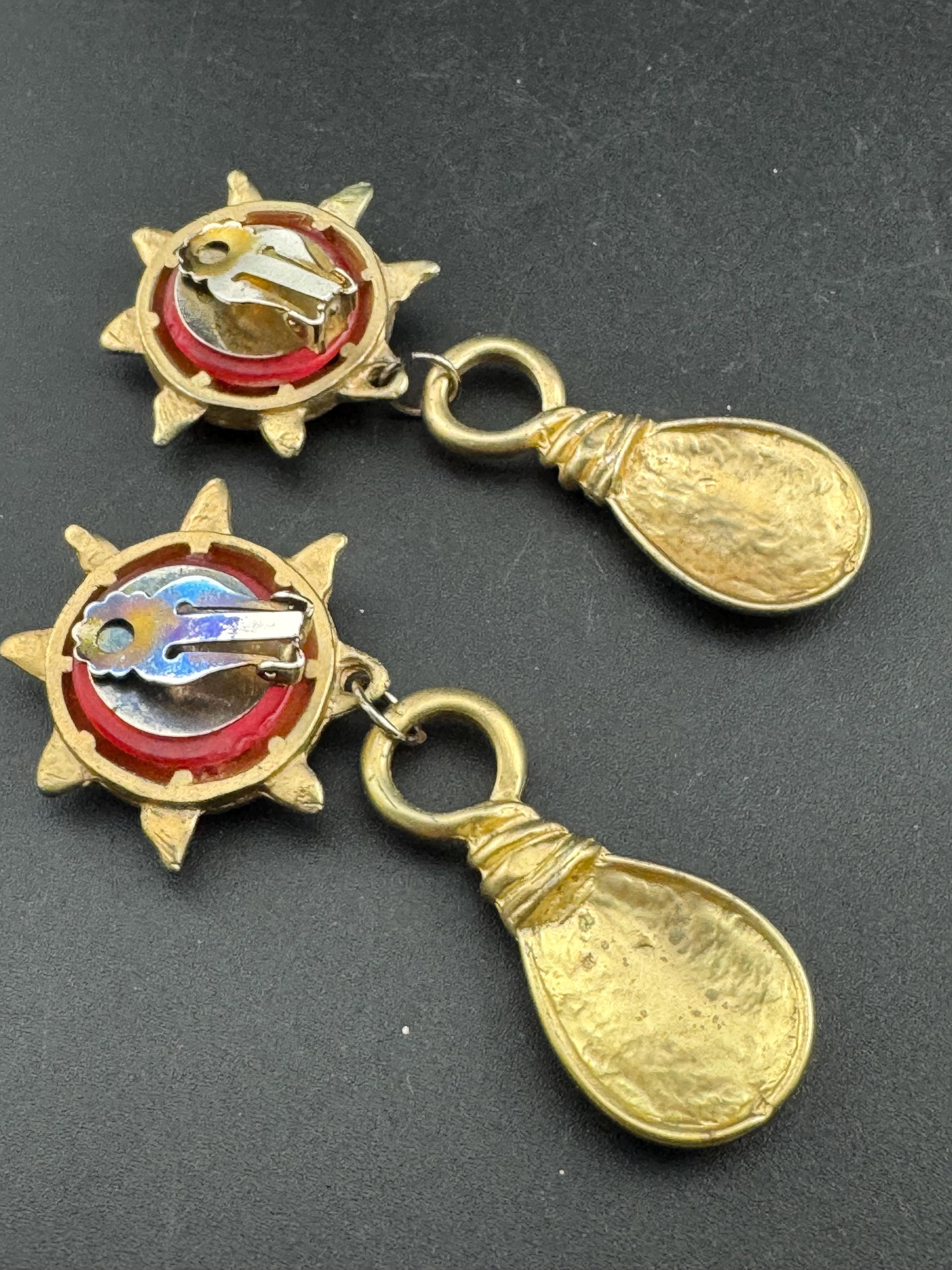 XL Large matt gold tone dangly clip on SUN teardrop Earrings quth central orange cabochon