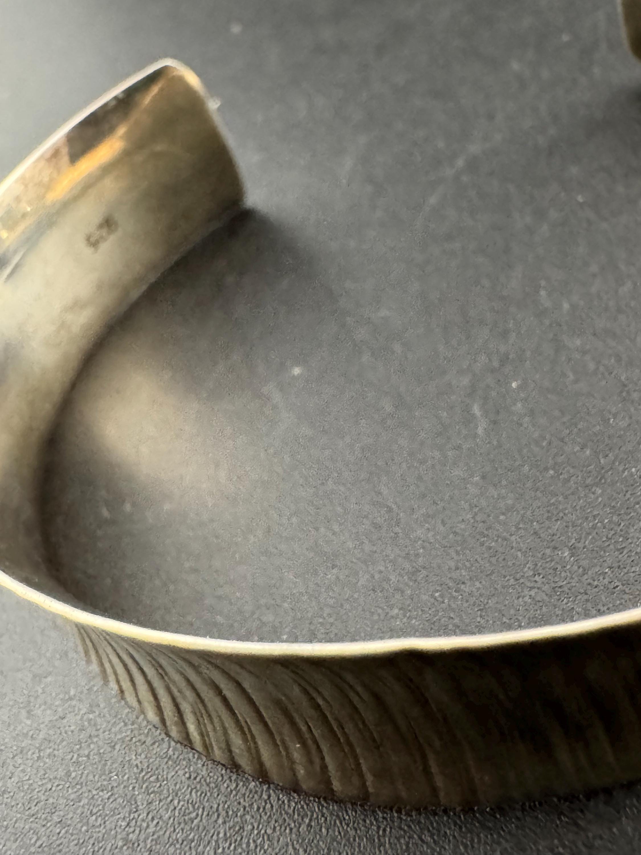 Vintage 1.5cm Wide 925 sterling silver engraved bark open cuff bangle 15.7 grams