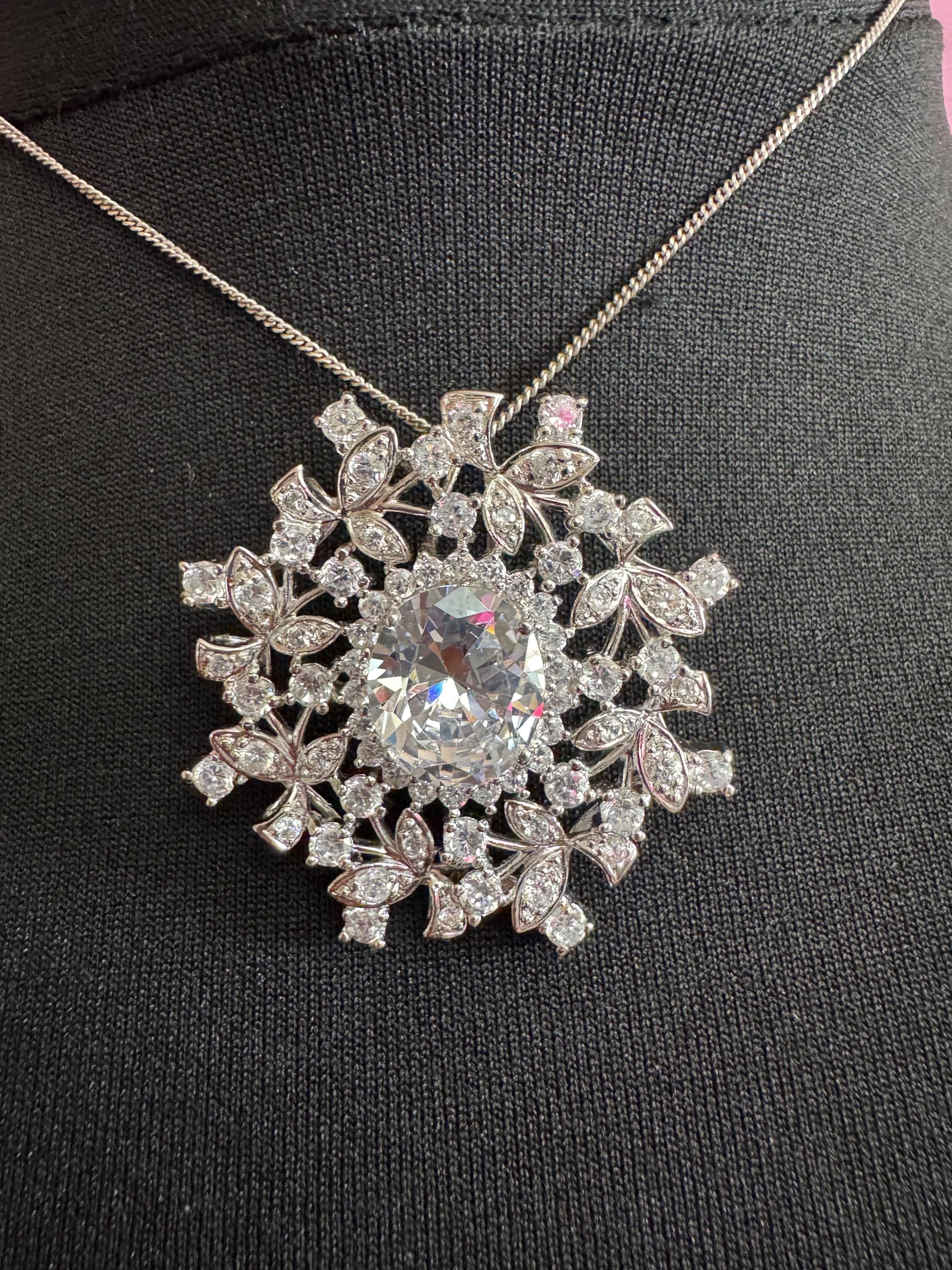 QVC DQ Cz 925 sterling silver clear diamanté cubic zirconia pendant on a 42cm chain