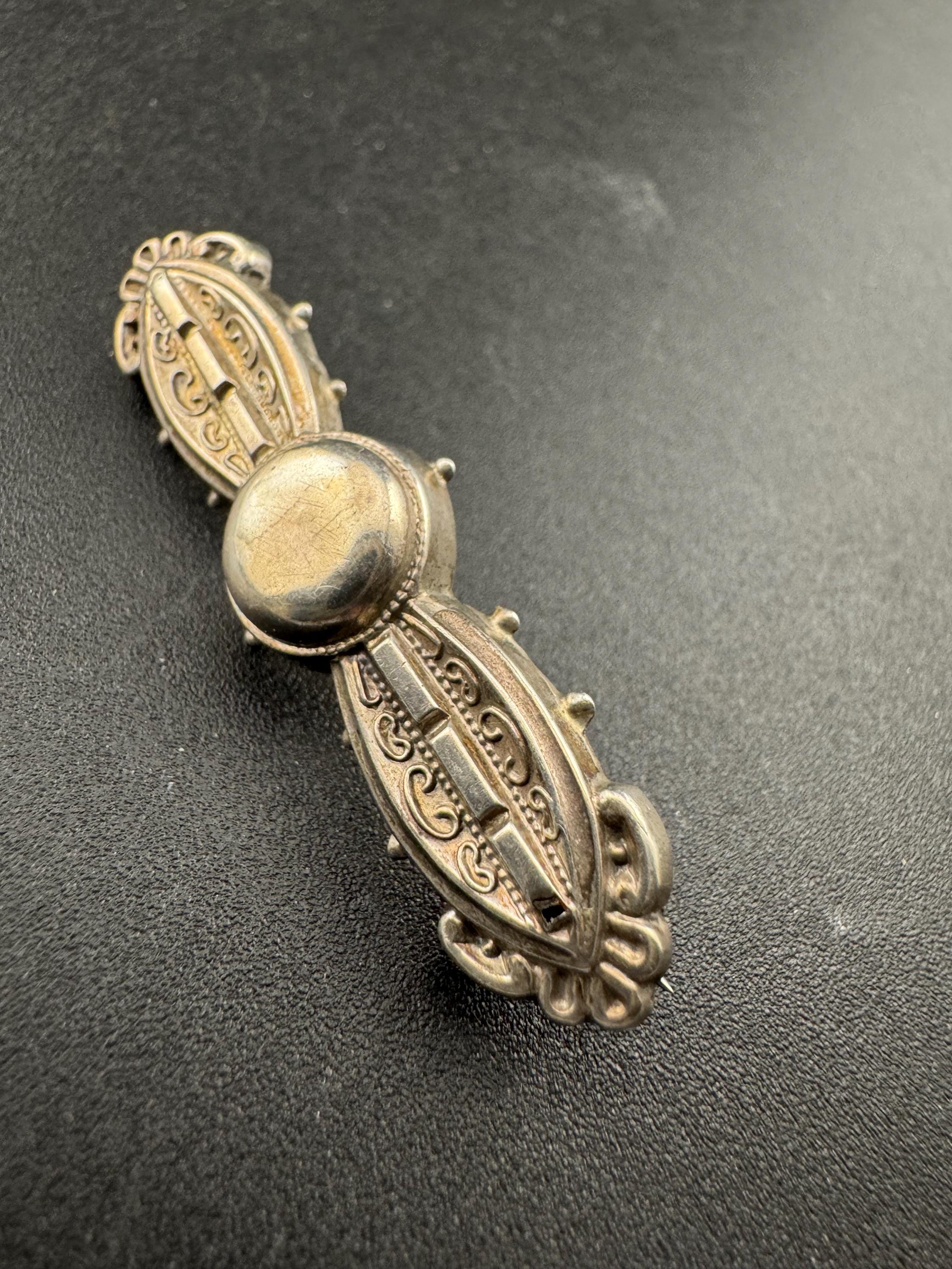 Victorian Antique aesthetic period  925 sterling silver etched bar brooch 3.2grams 4.5cm