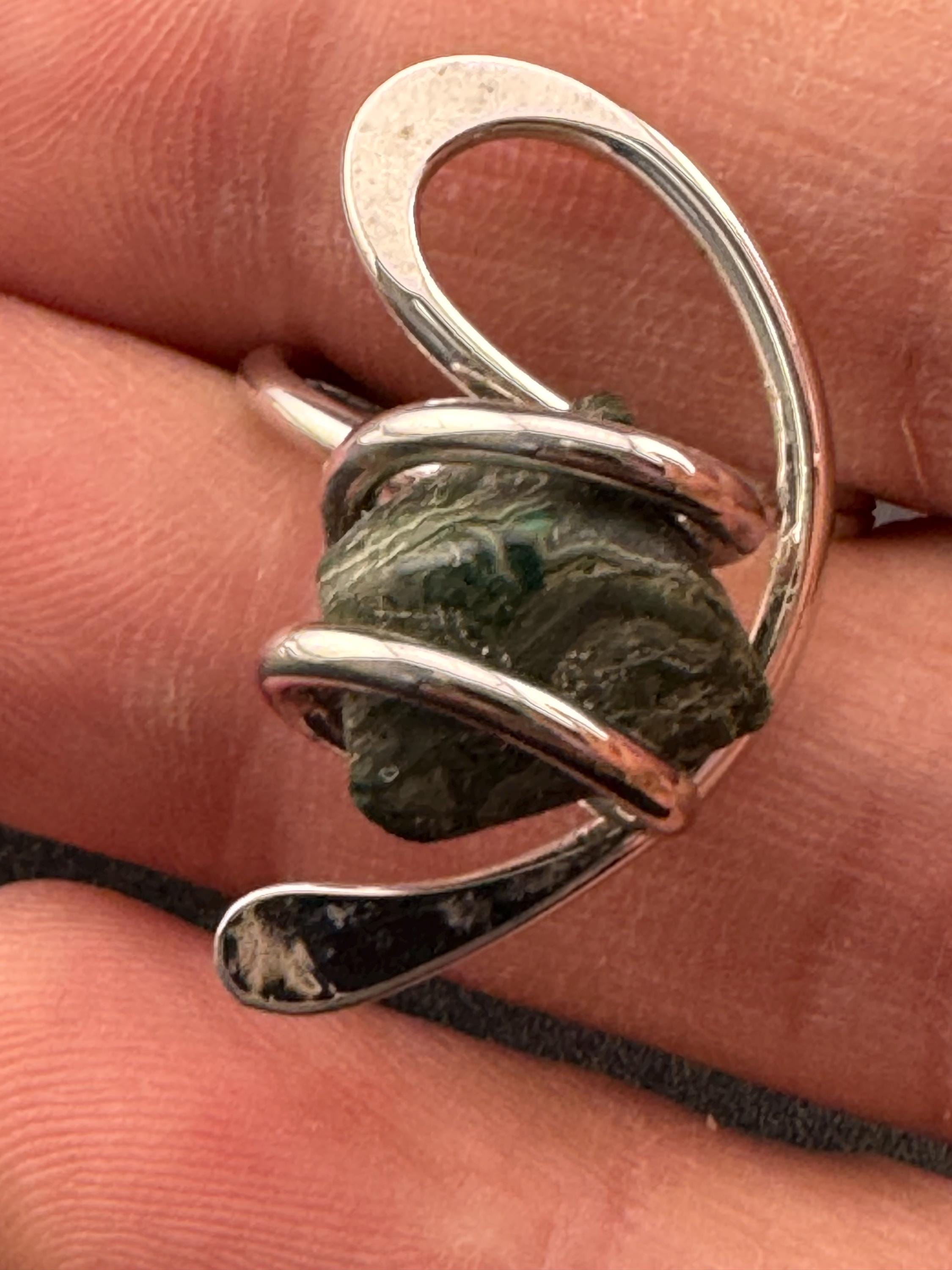1970s vintage signed ASTRAHA modernist silver tone adjustable ring with central green gemstone