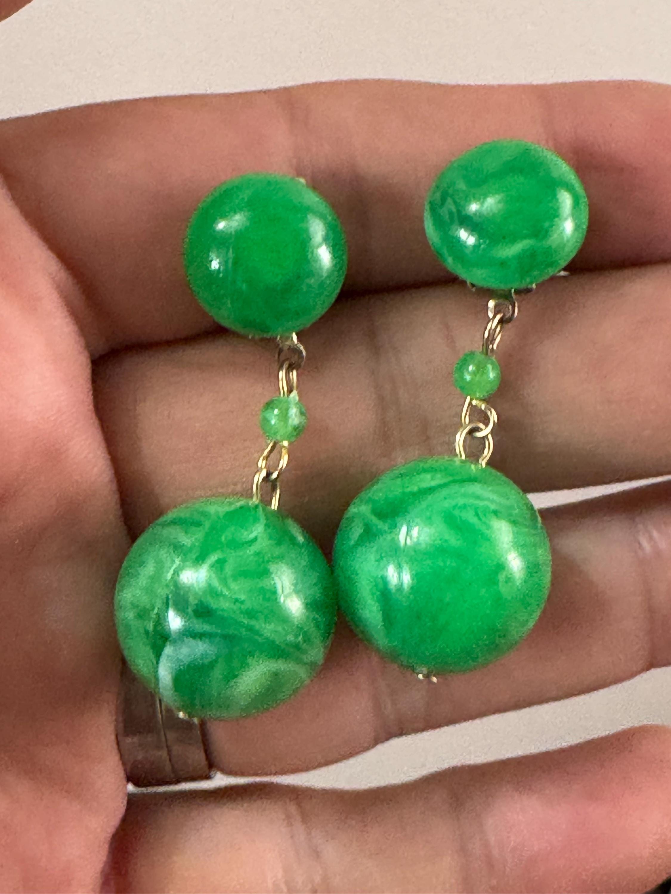 Vintage 2cm Plastic bright green marbled ball chain link dangly clip on earrings