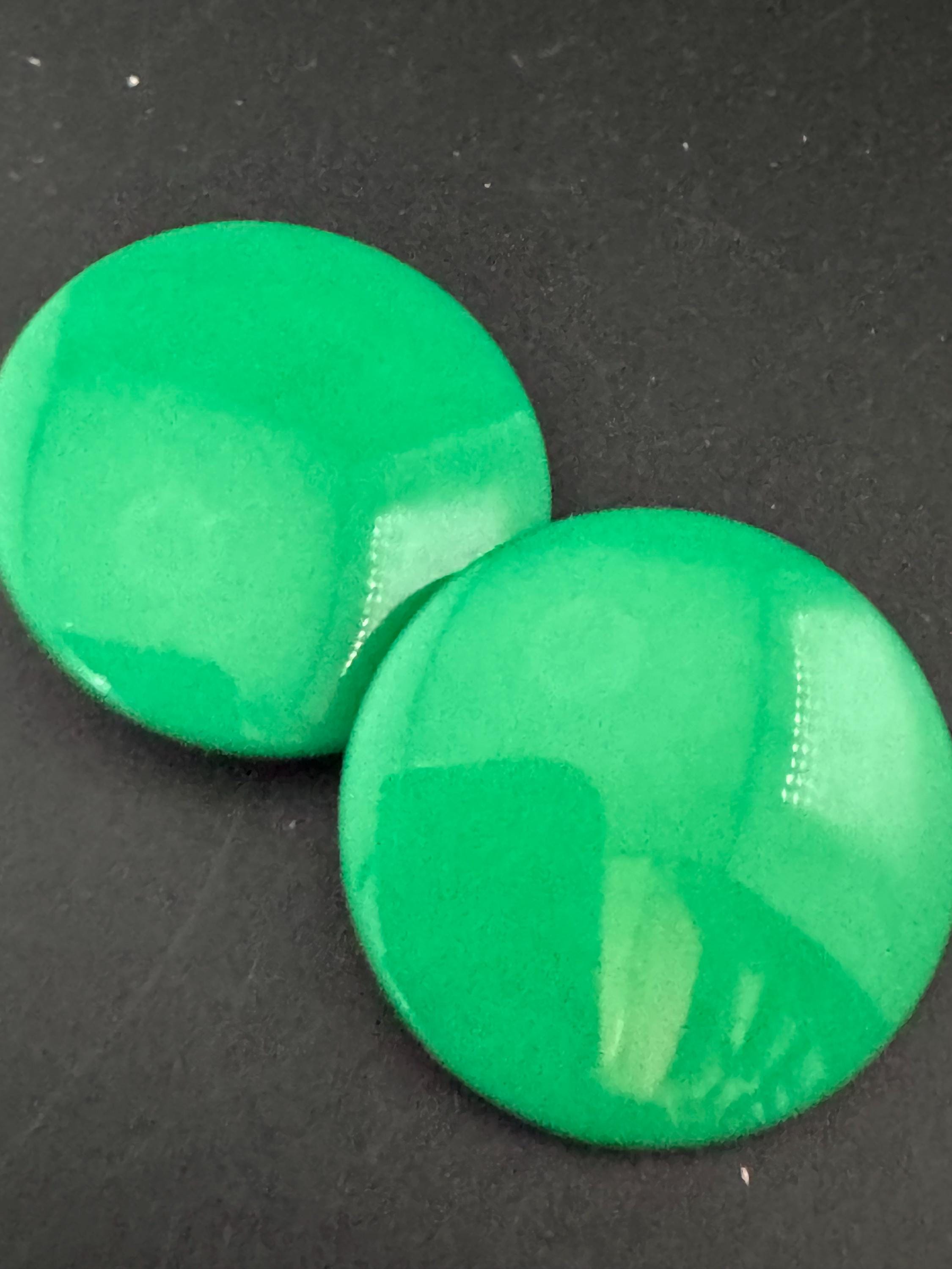 Retro 3cm Plastic bright green low domed big disc Button Stud clip on earrings