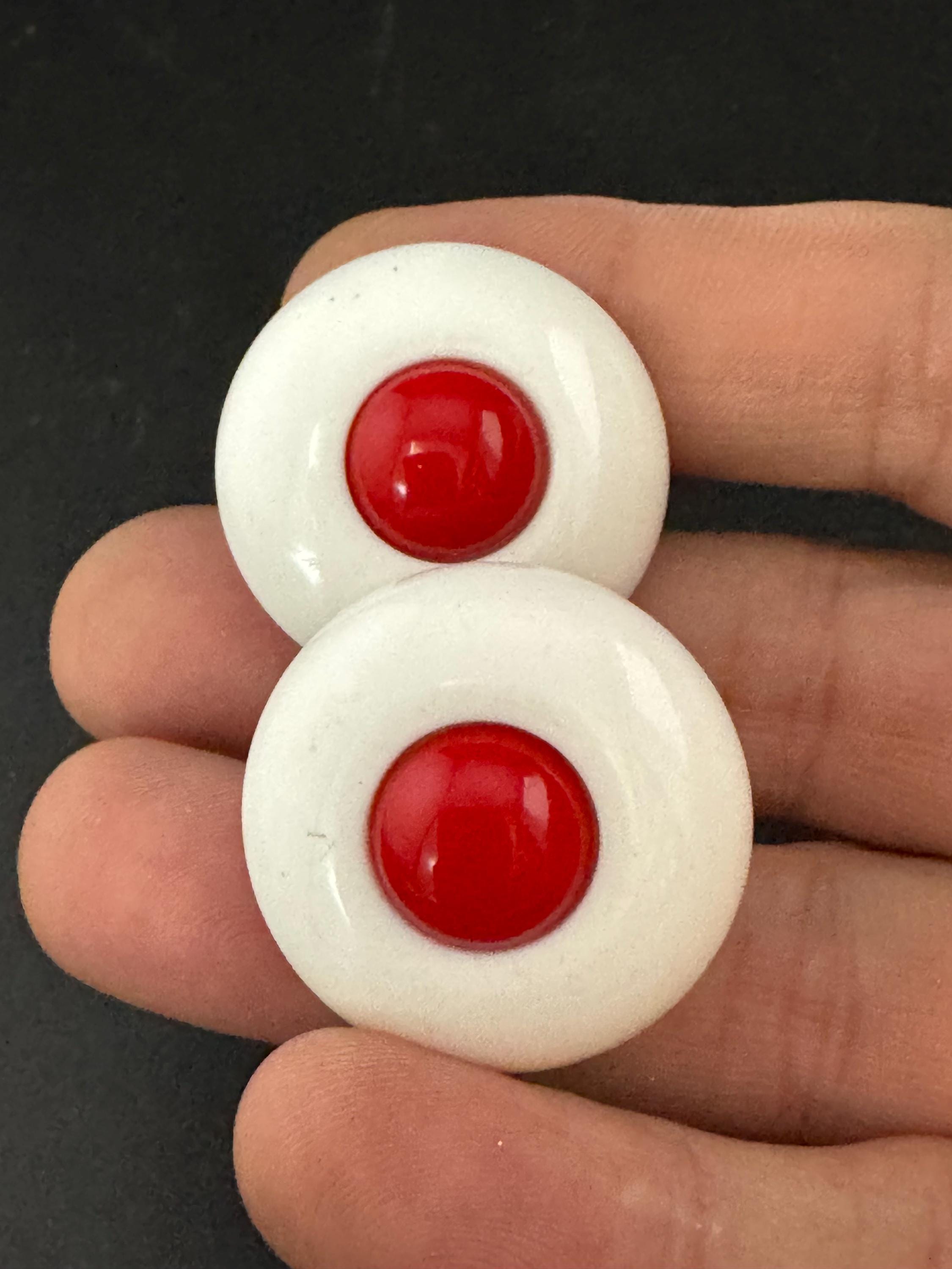 vintage 2.5cm red and white round textured plastic button disc domed stud clip on earrings