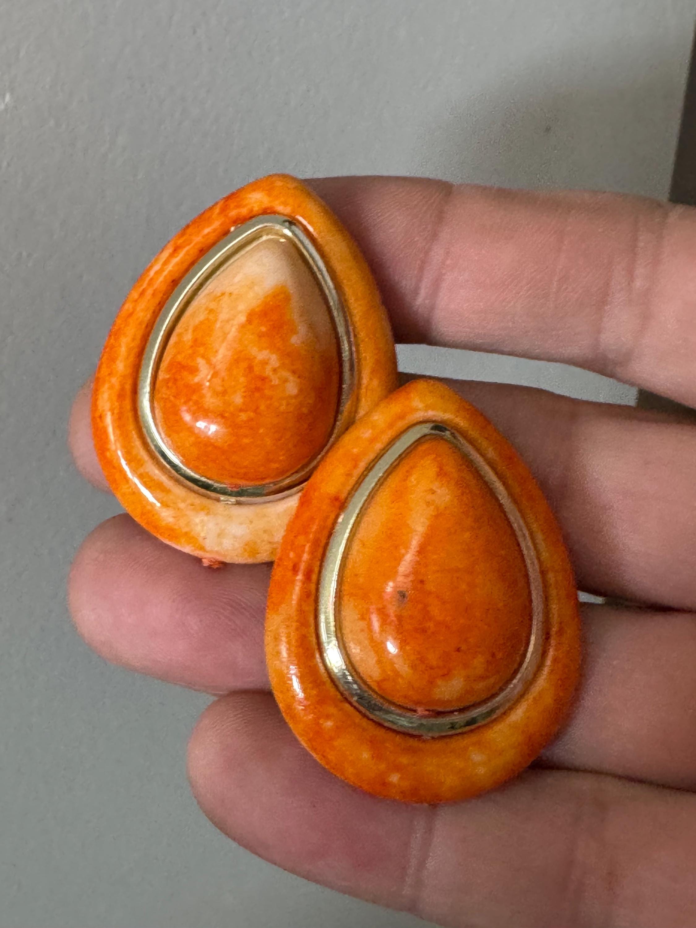vintage 4cm oversized orange brown plastic teardrop stud clip on earrings,gold tone
