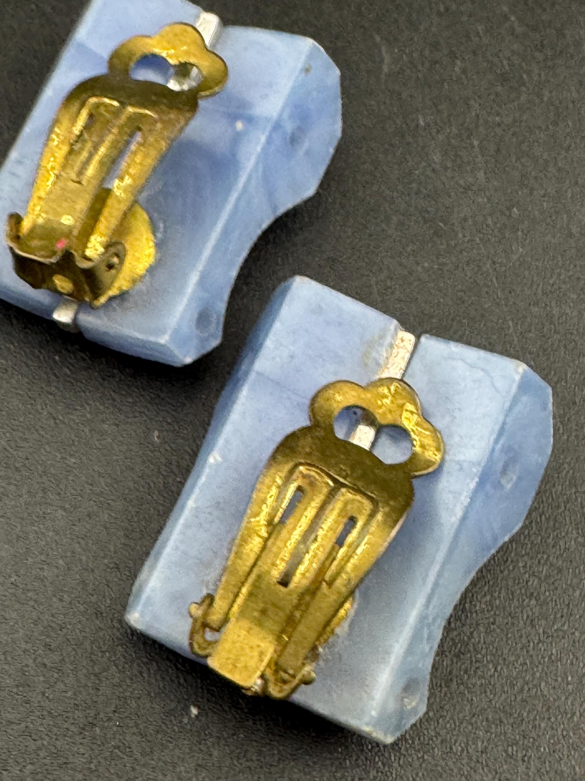 Vintage 2.5cm rectangular light blue early plastic silver stripe clip on stud earrings 1950s