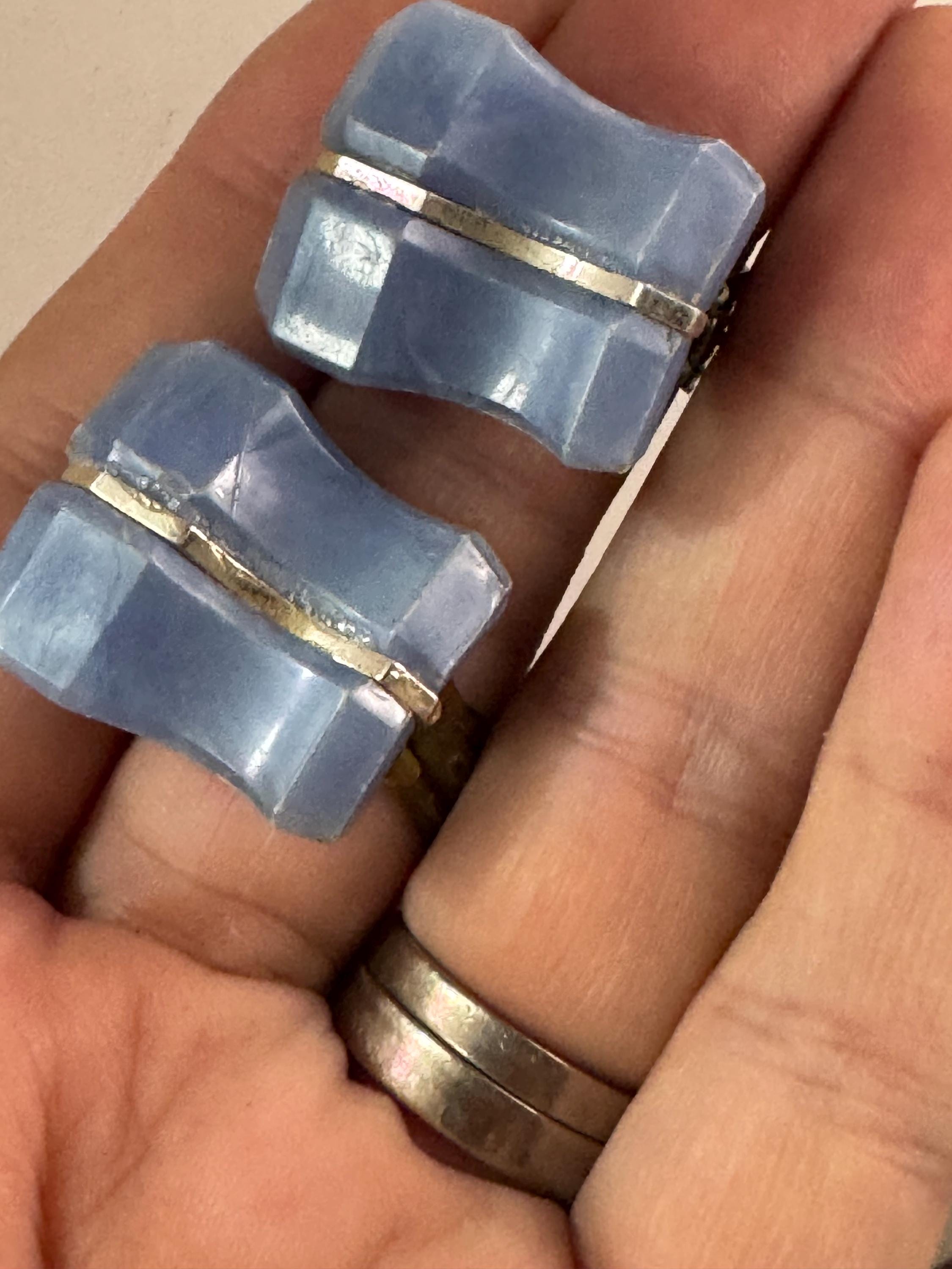 Vintage 2.5cm rectangular light blue early plastic silver stripe clip on stud earrings 1950s