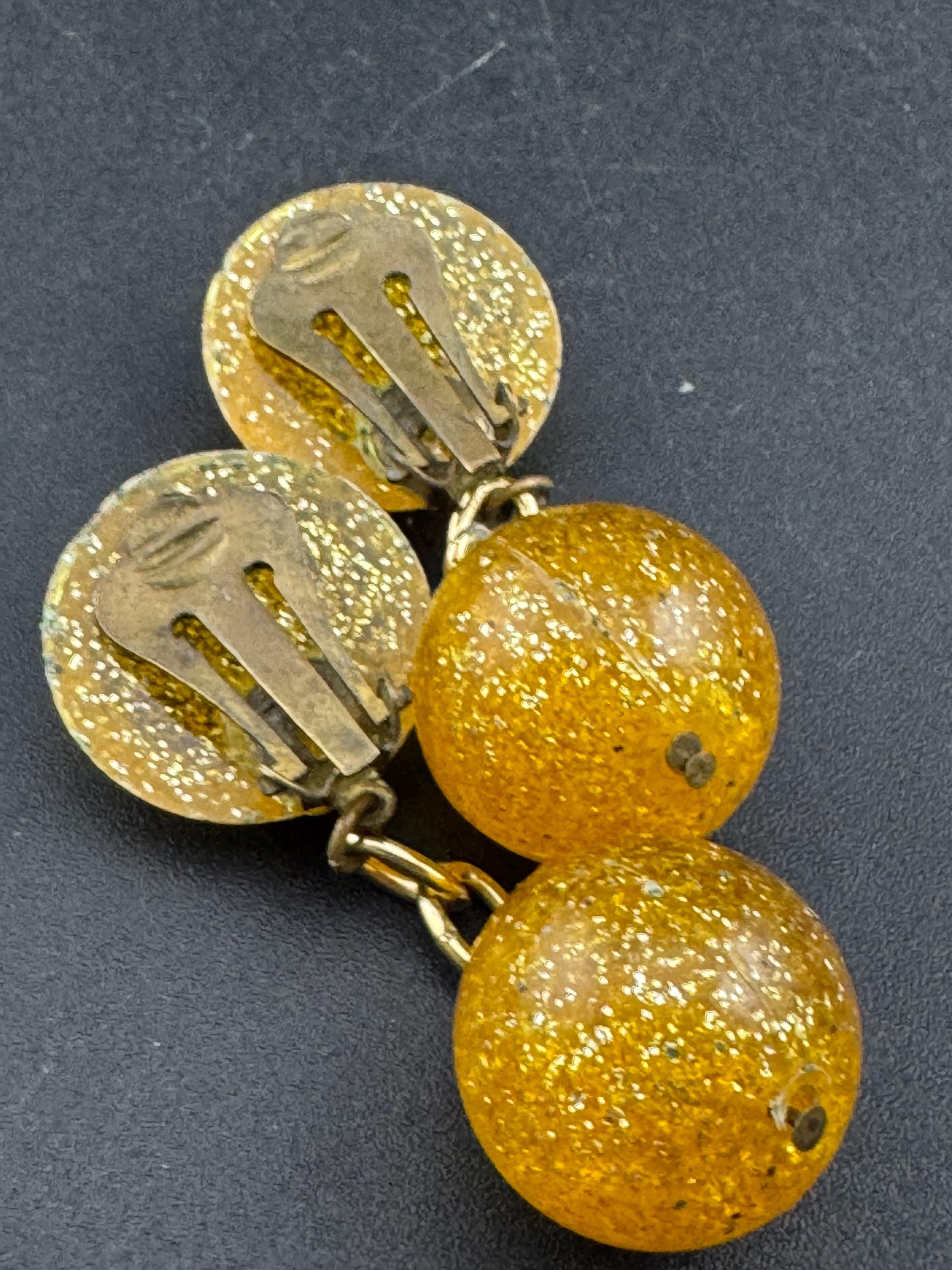 Early Vintage 4cm Plastic yellow glittery ball chain link dangly clip on earrings
