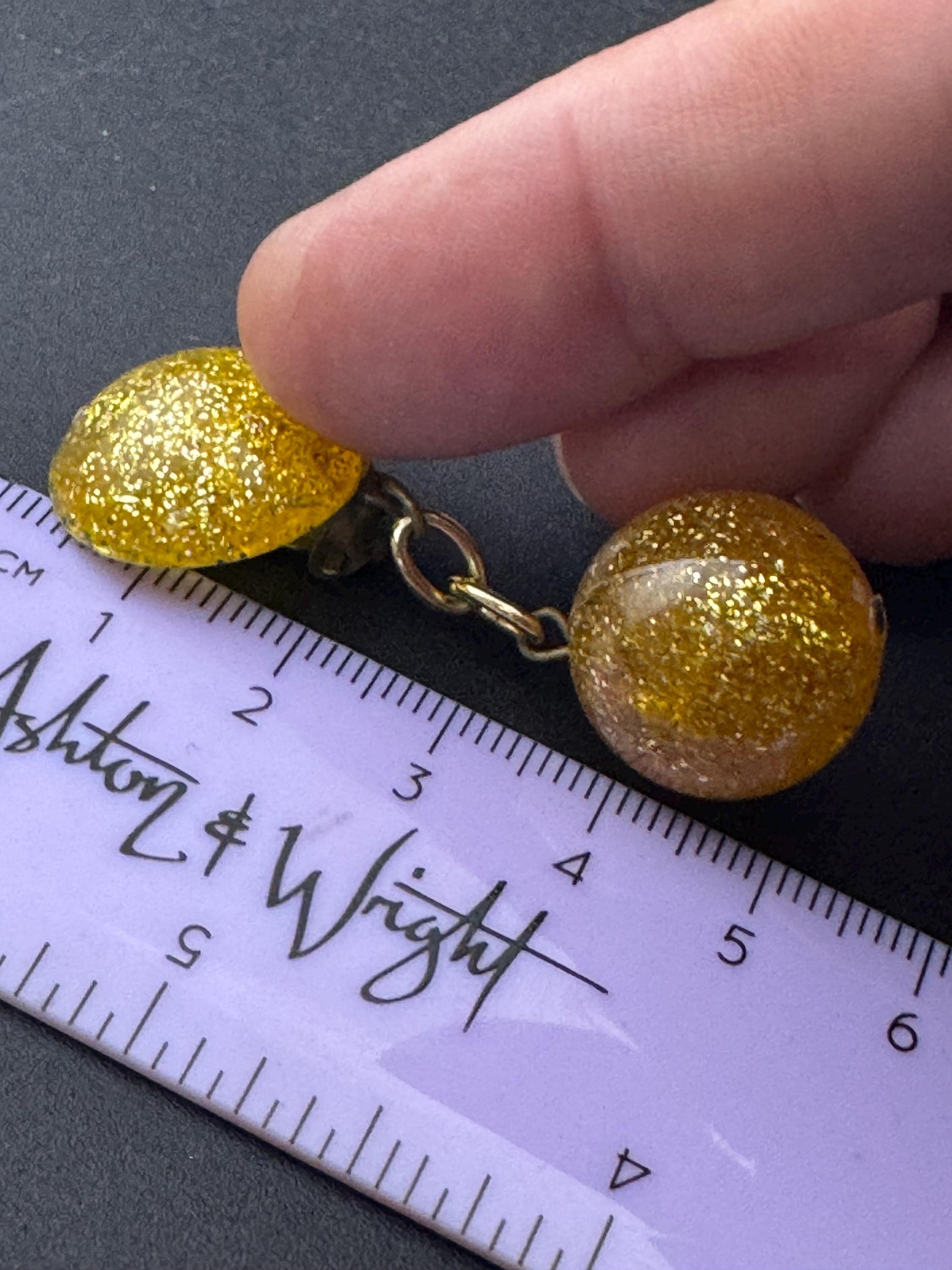 Early Vintage 4cm Plastic yellow glittery ball chain link dangly clip on earrings