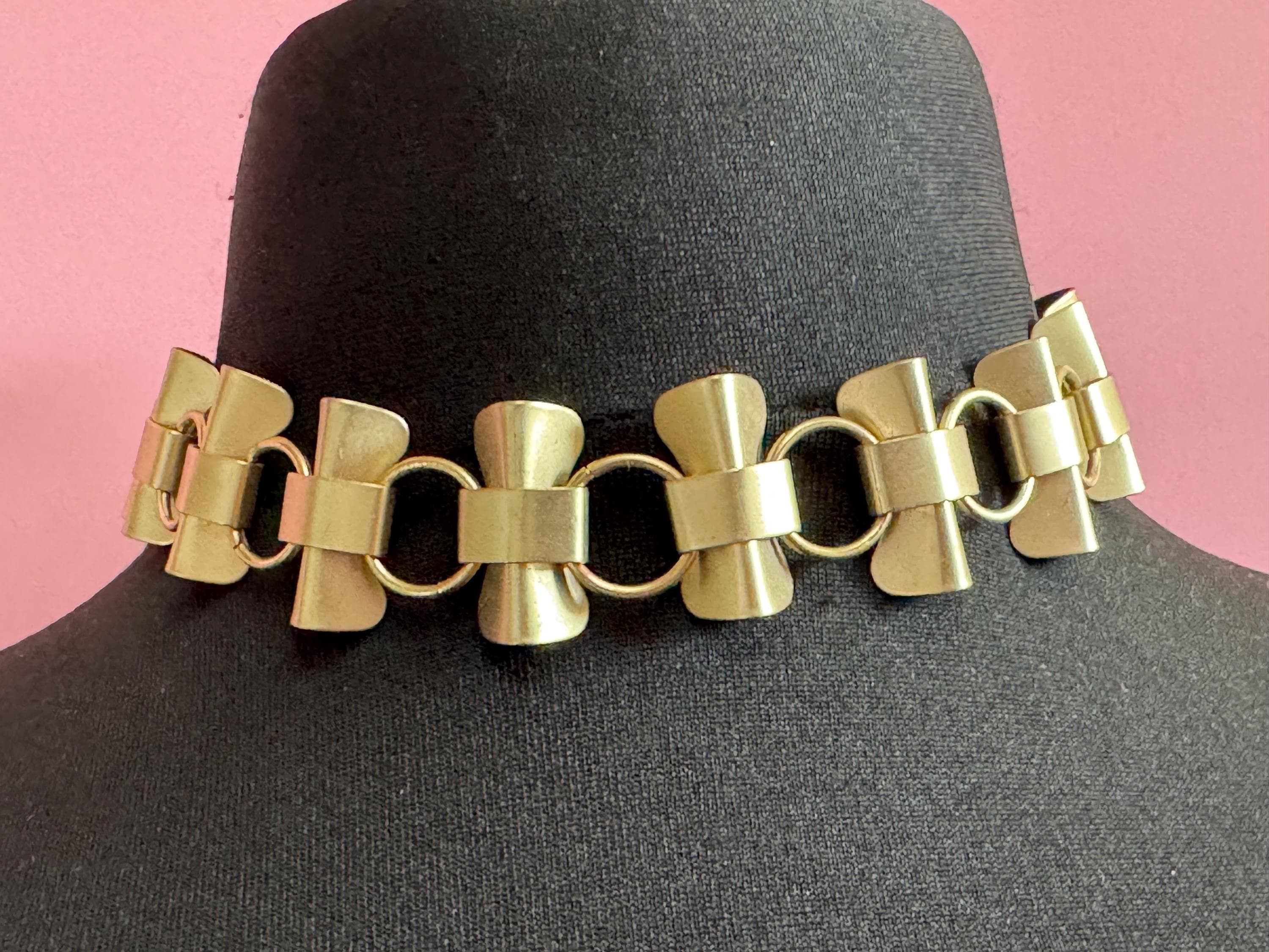 Signed Retro Matt yellow gold tone chunky chain collar necklace 42cm