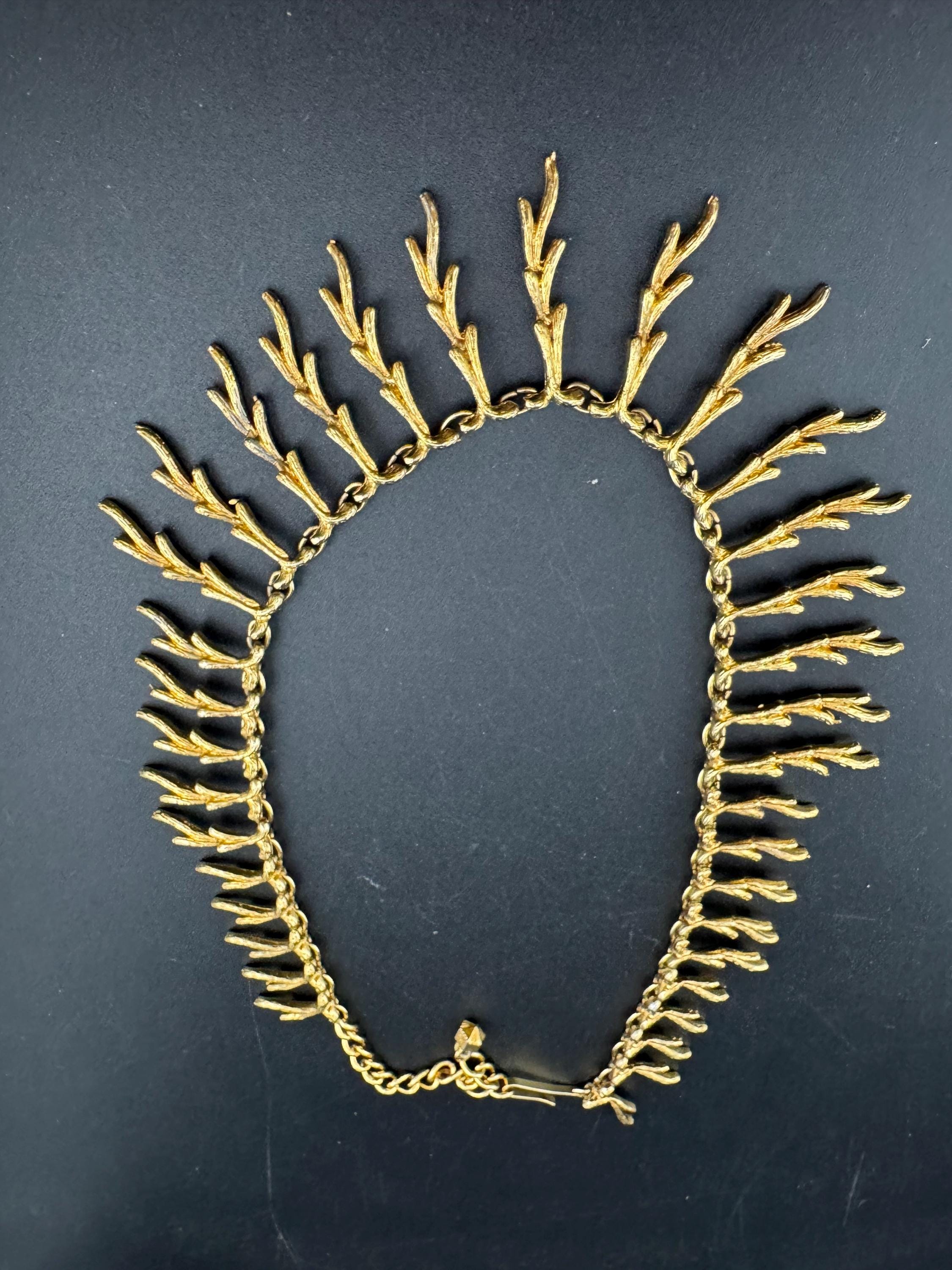 Vintage cleopatra Egyptian fringed  gold tone branch very wide choker necklace 35-41cm