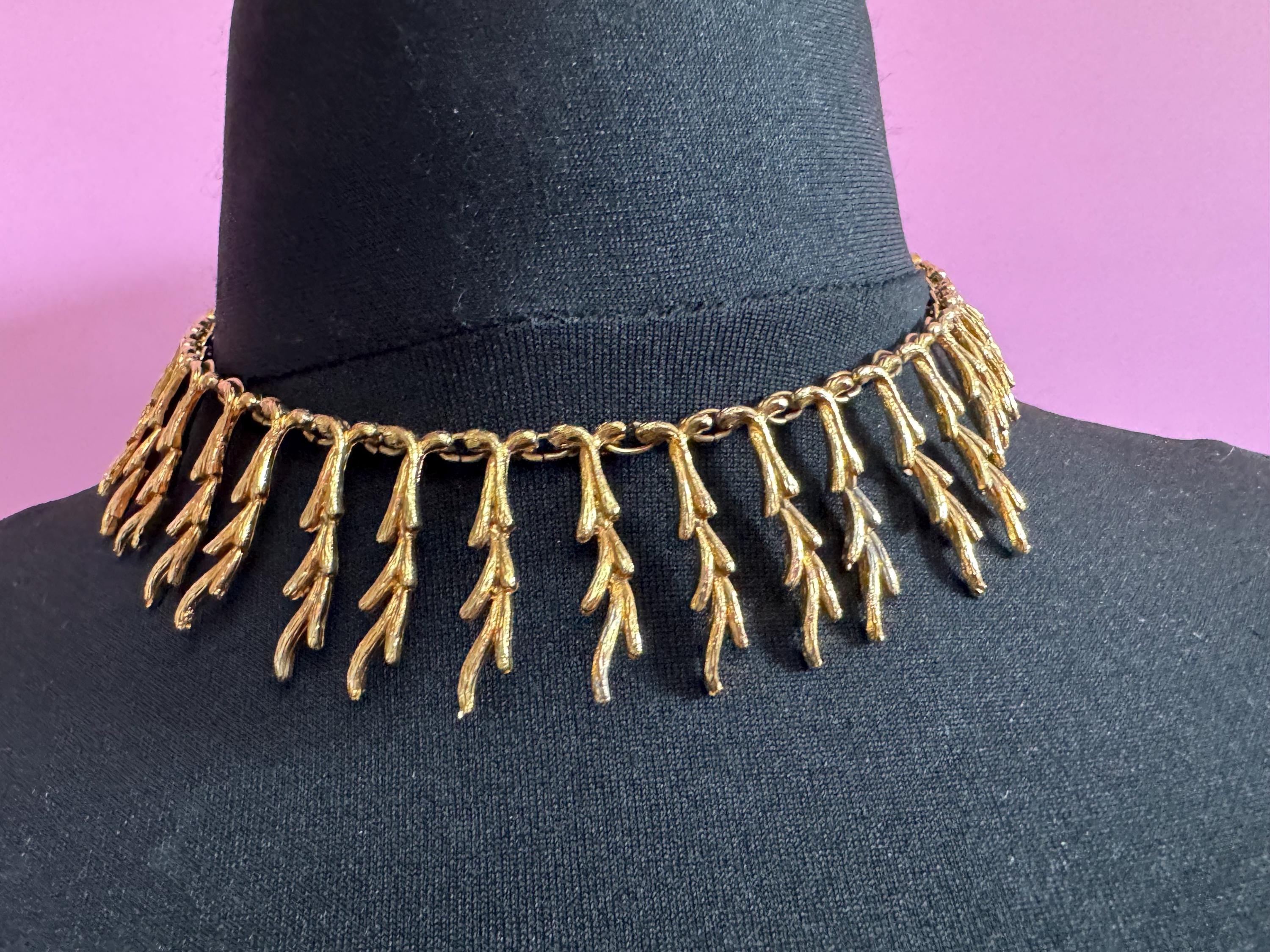 Vintage cleopatra Egyptian fringed  gold tone branch very wide choker necklace 35-41cm