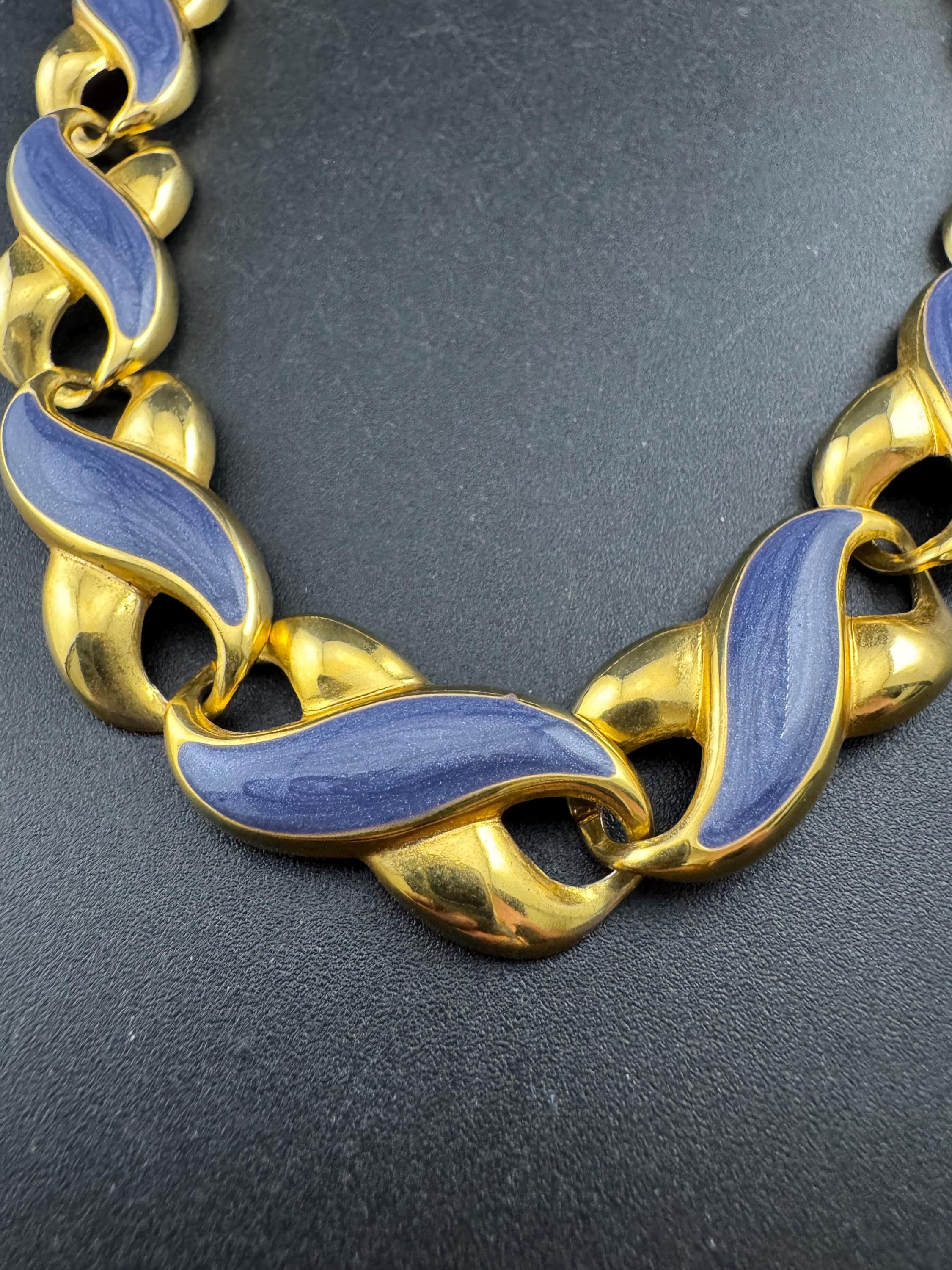 vintage lightweight gold tone embossed purple enamel choker necklace