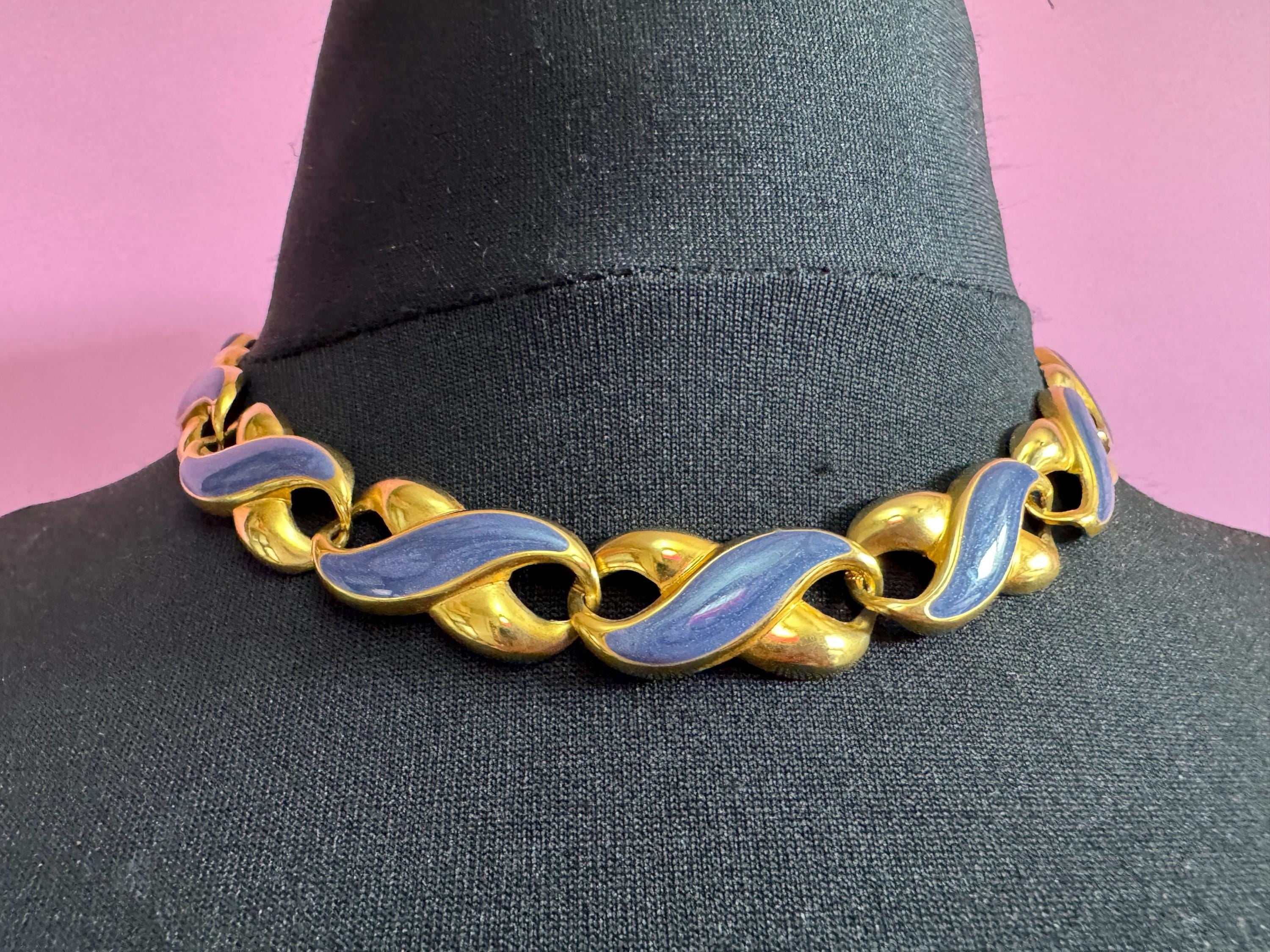 vintage lightweight gold tone embossed purple enamel choker necklace