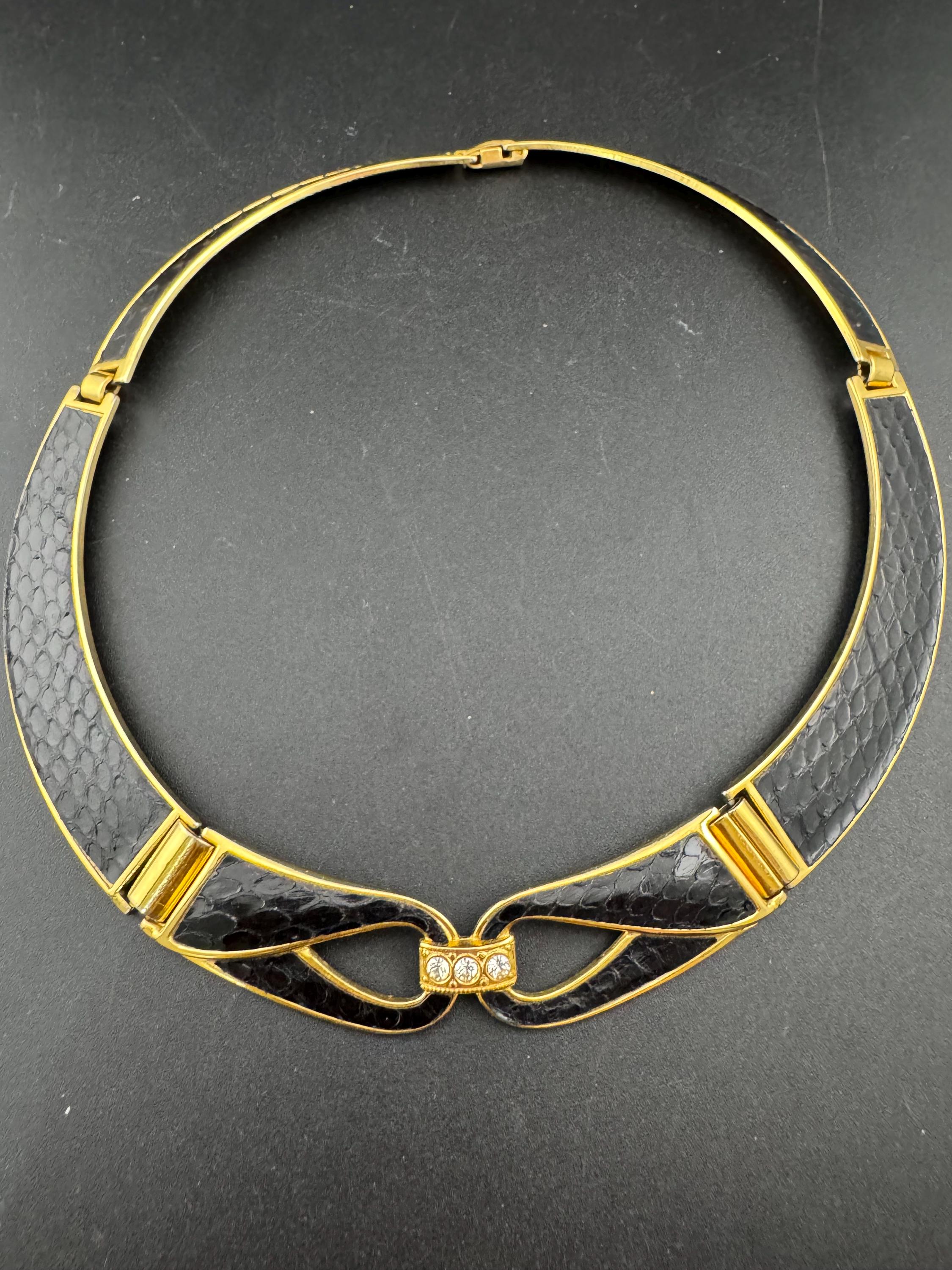 1980s Vintage gold tone and black enamel crystal rhinestone set flat chain choker necklace 42cm